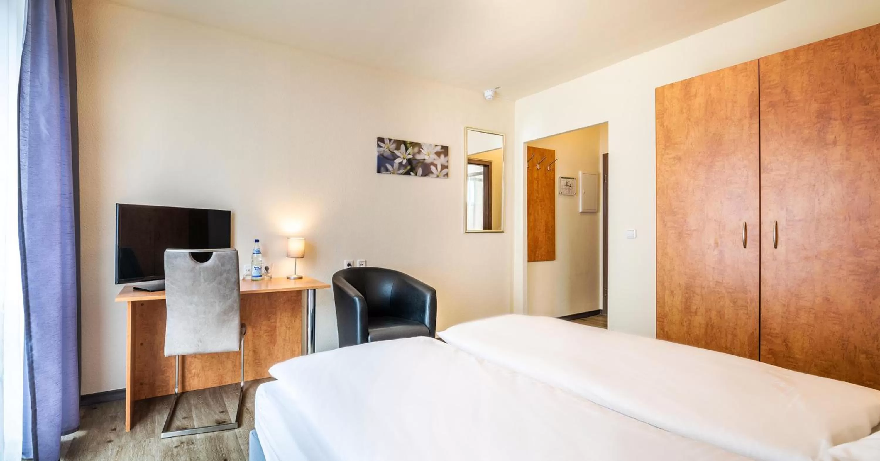 Bedroom, Bed in Schroeders City-Style-Hotel