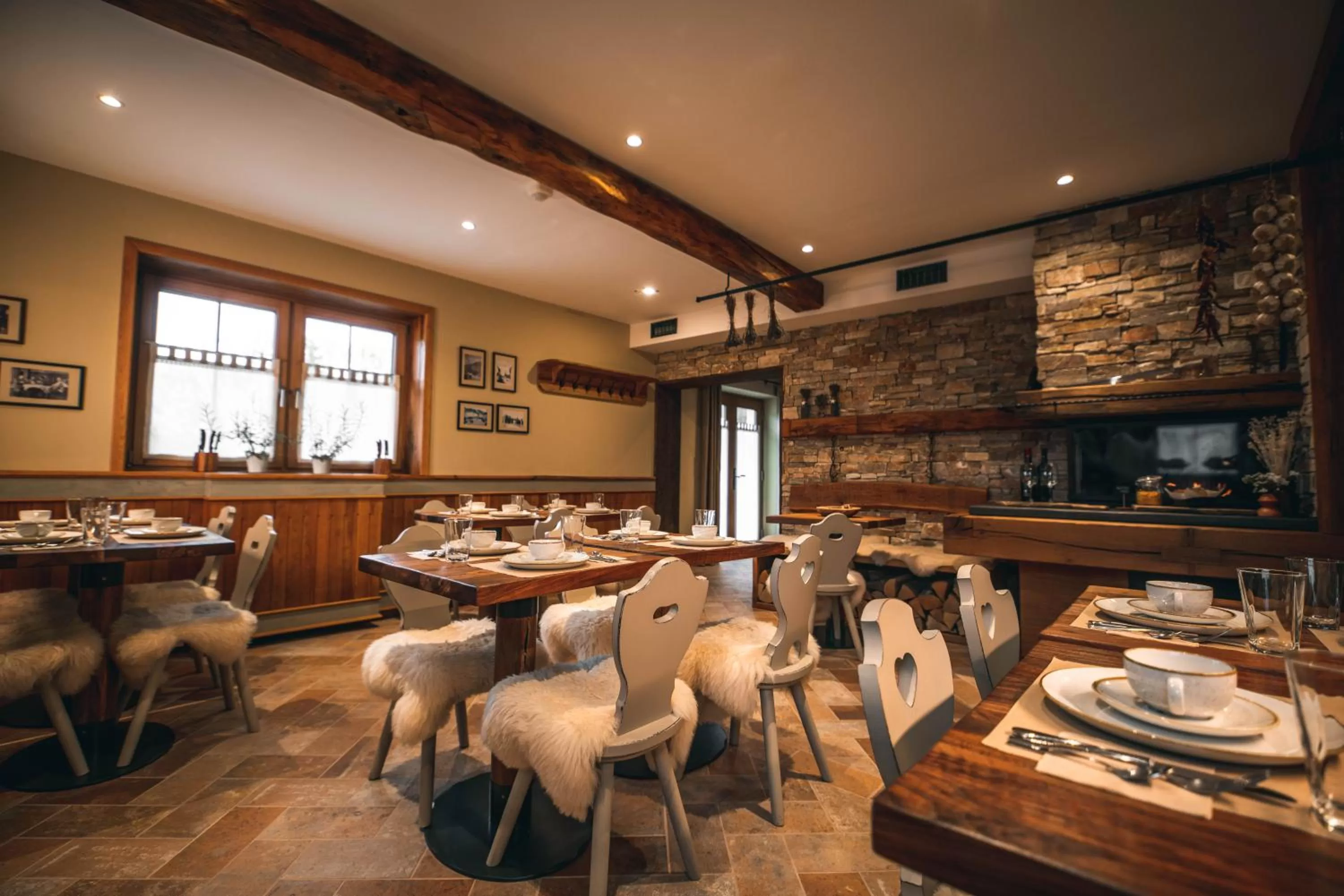 Restaurant/places to eat in Hotel Zamorc