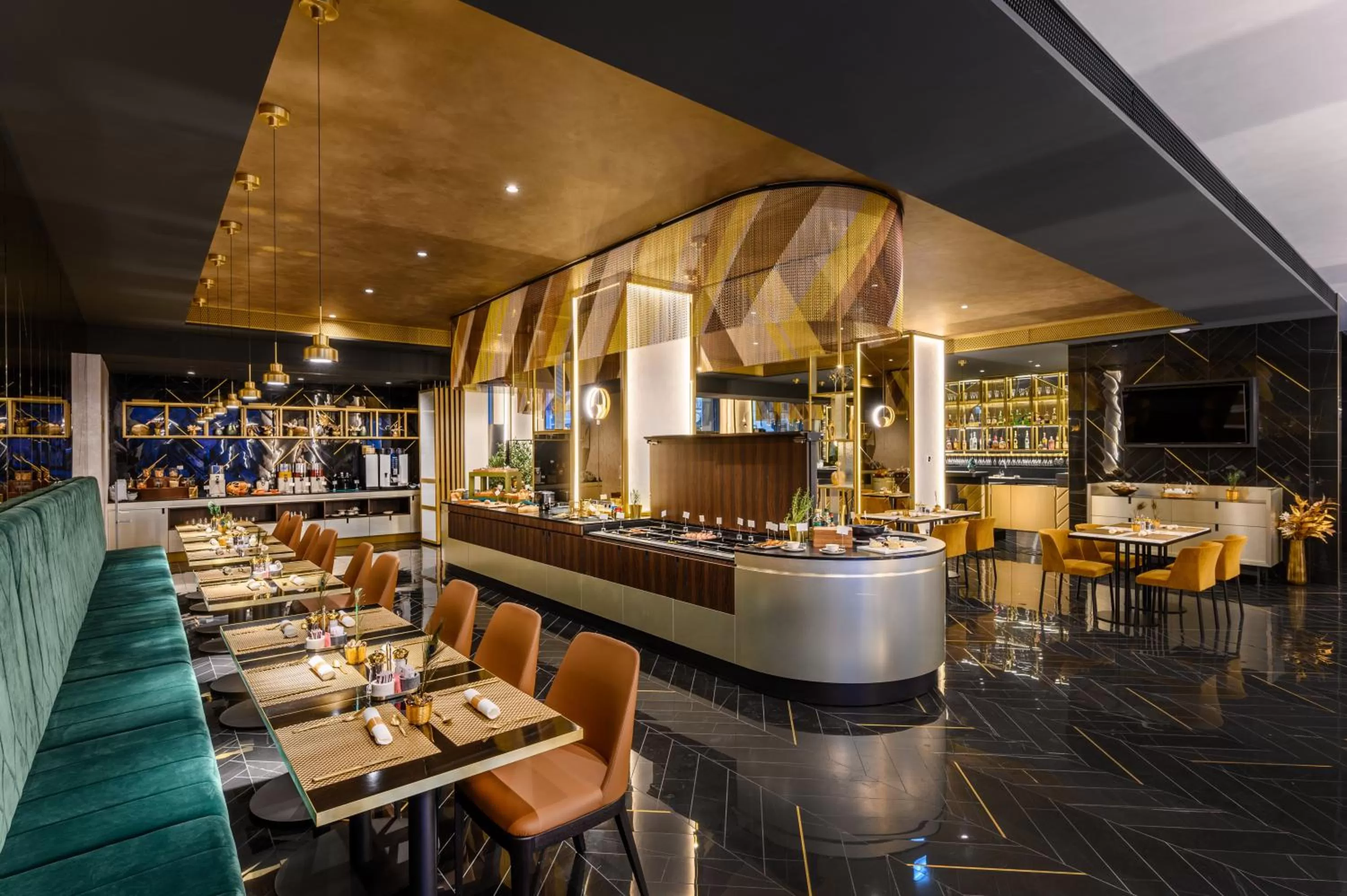 Restaurant/places to eat in Emerald Hotel by Continental Group