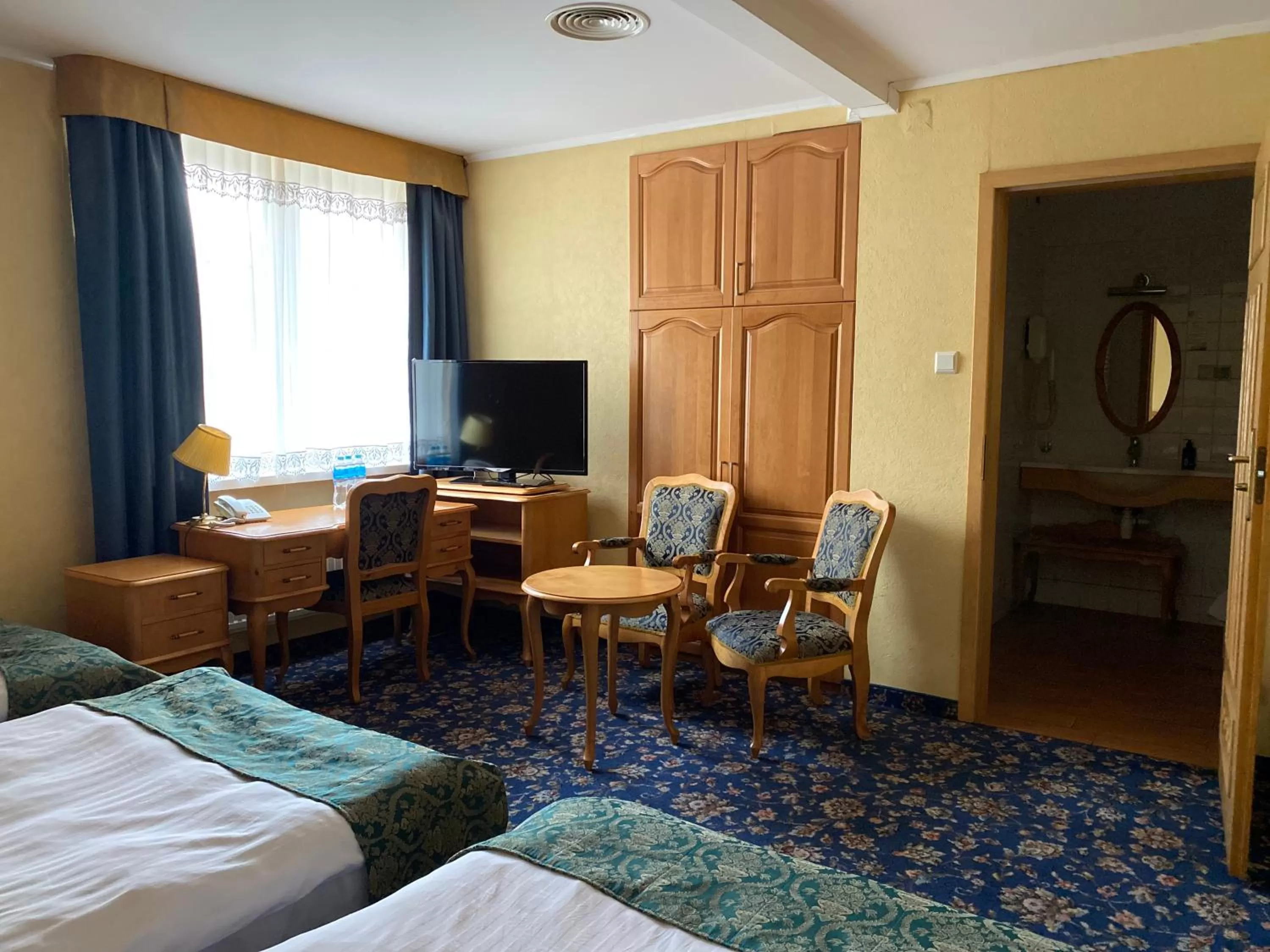 Seating area, Bed in Dedek Park - historyczny dworek w pięknym Parku Skaryszewskim obok Stadionu Narodowego