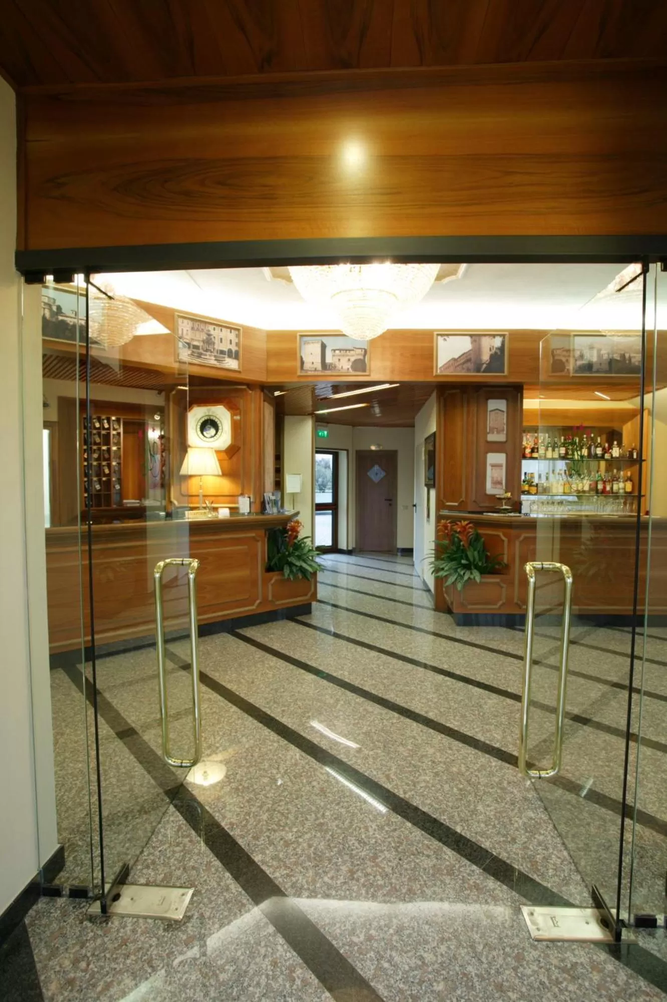 Facade/entrance in Hotel Alexander