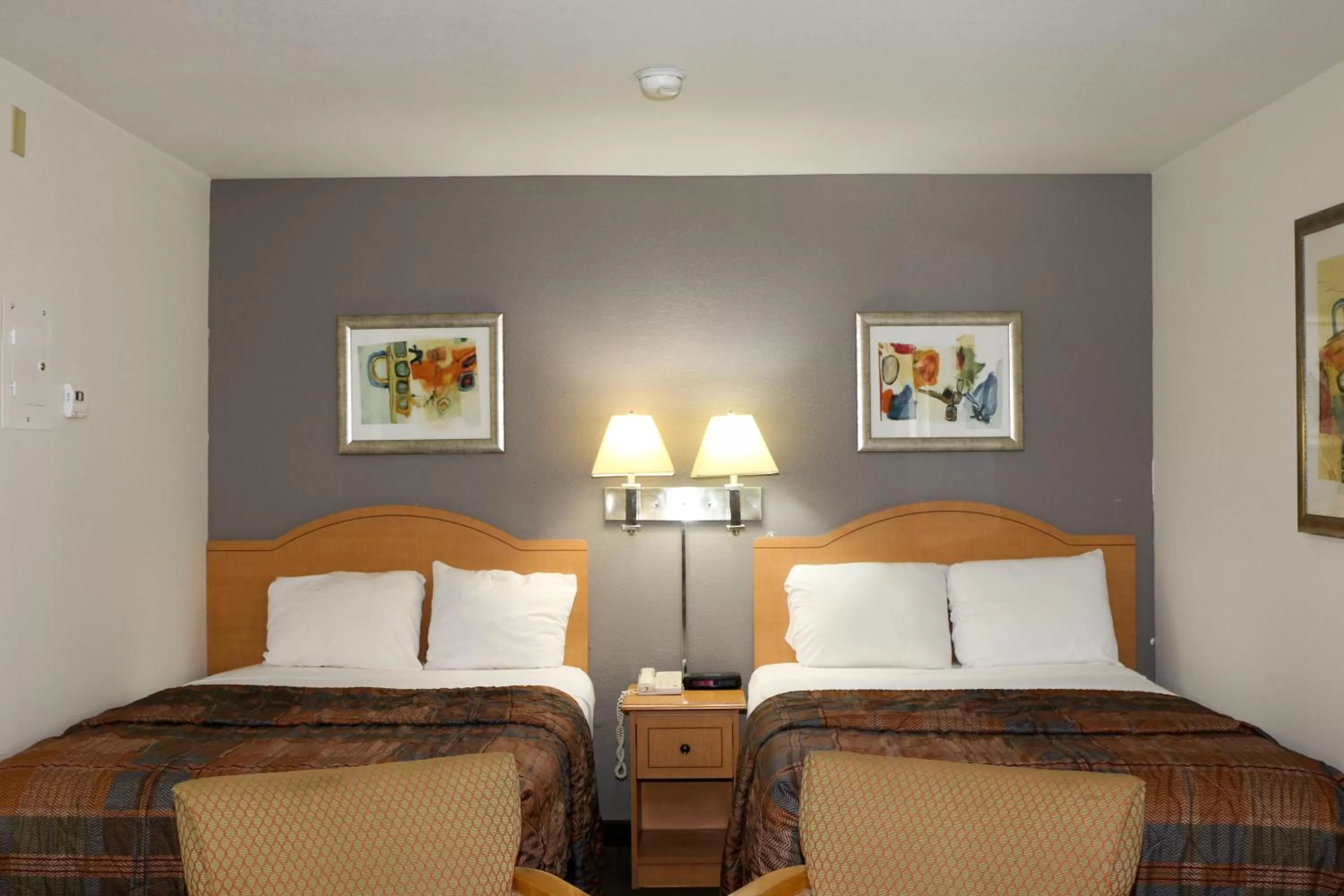 Bedroom, Bed in Studio 6-Lubbock, TX - Medical Center