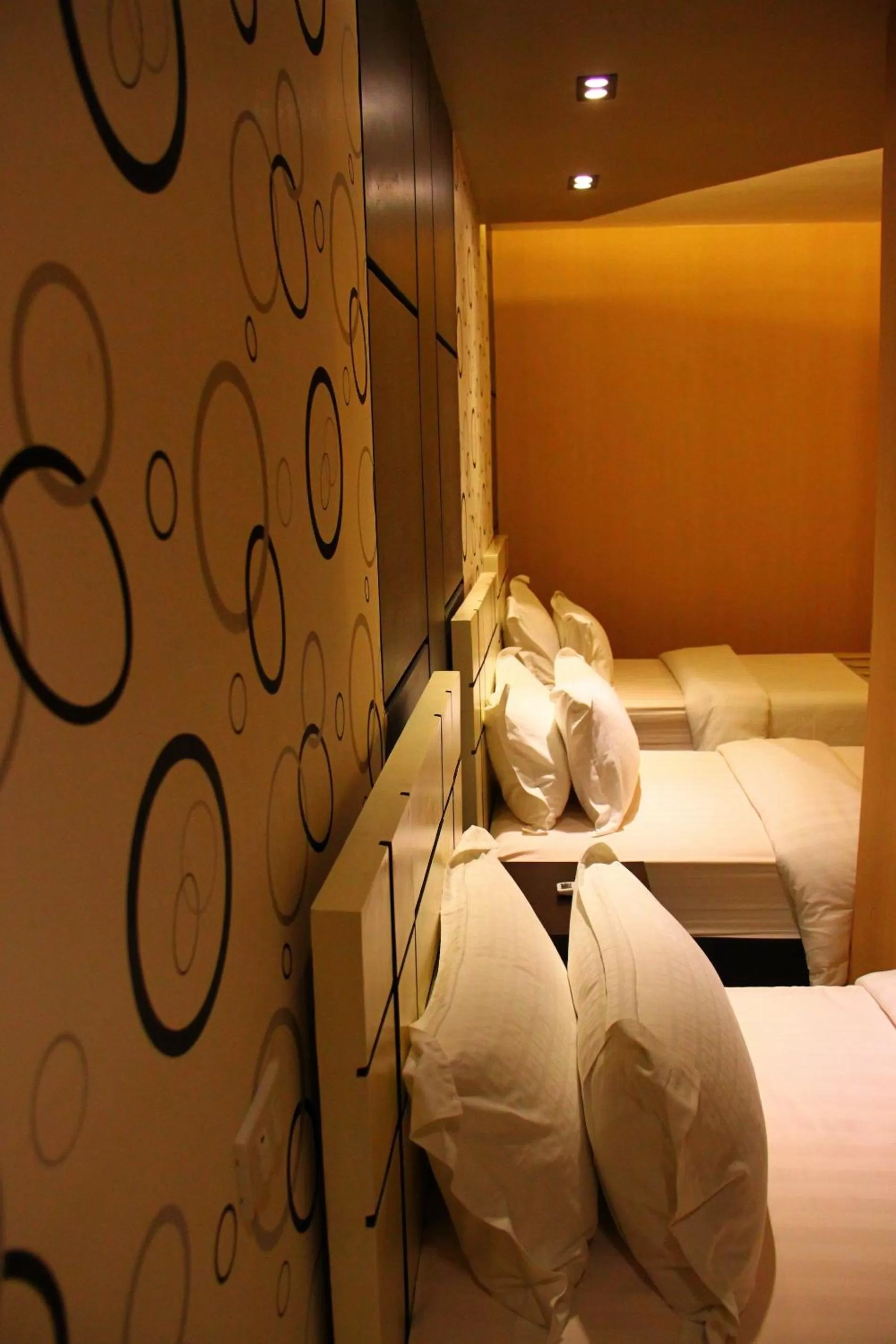 Bed in Eloisa Royal Suites