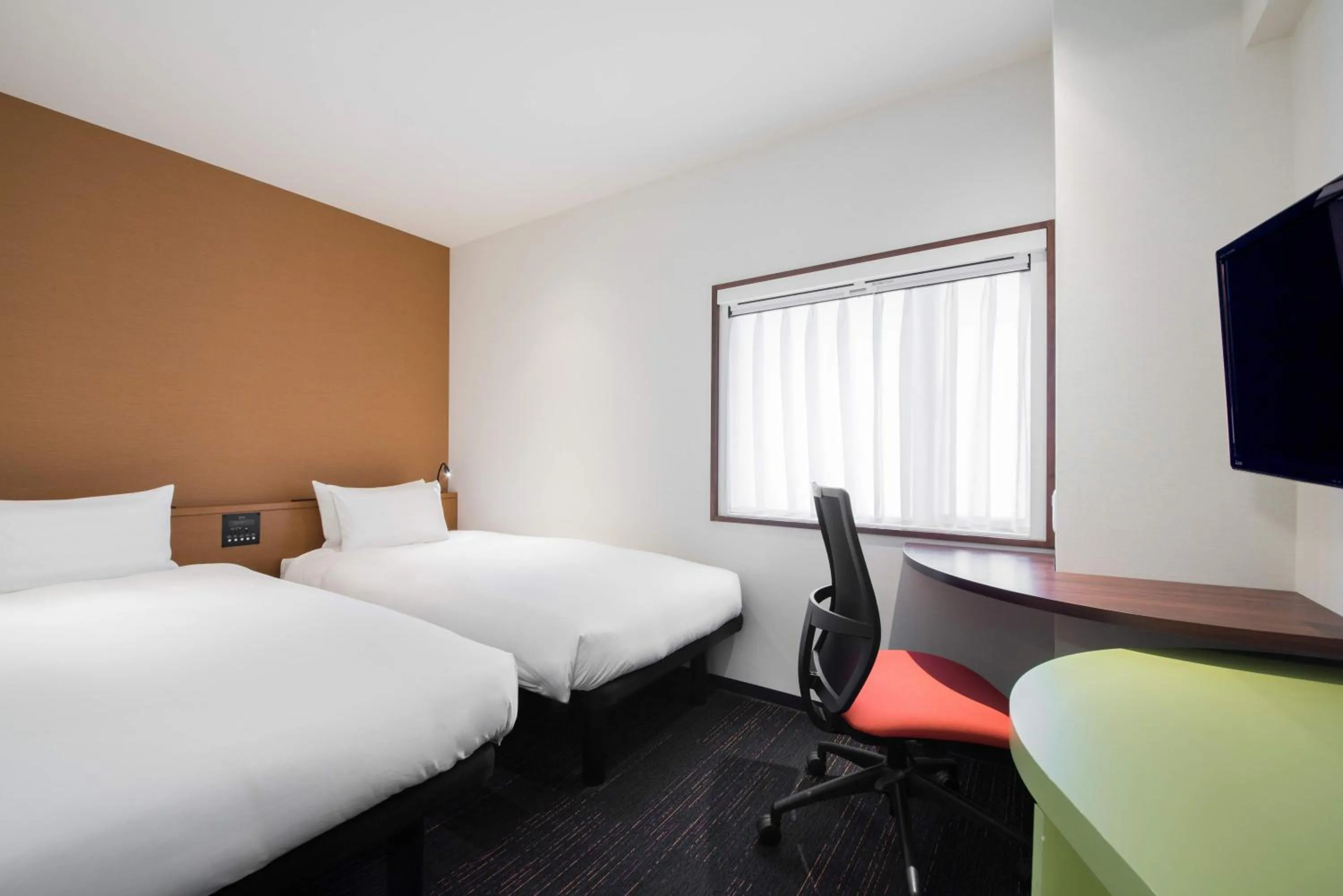 Bed in the b akasaka