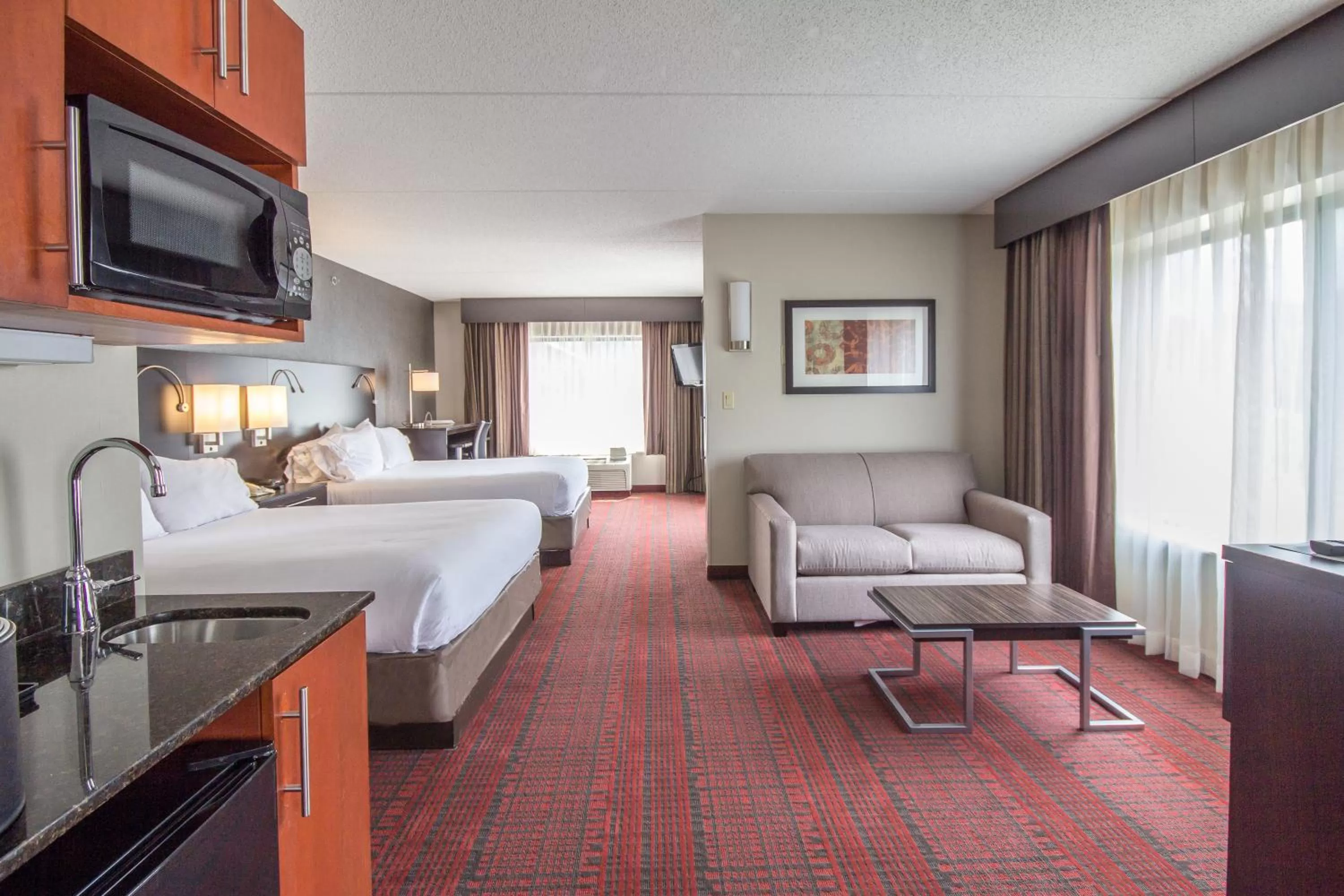 Photo of the whole room, Bed in Holiday Inn Express Hotel & Suites Auburn by IHG