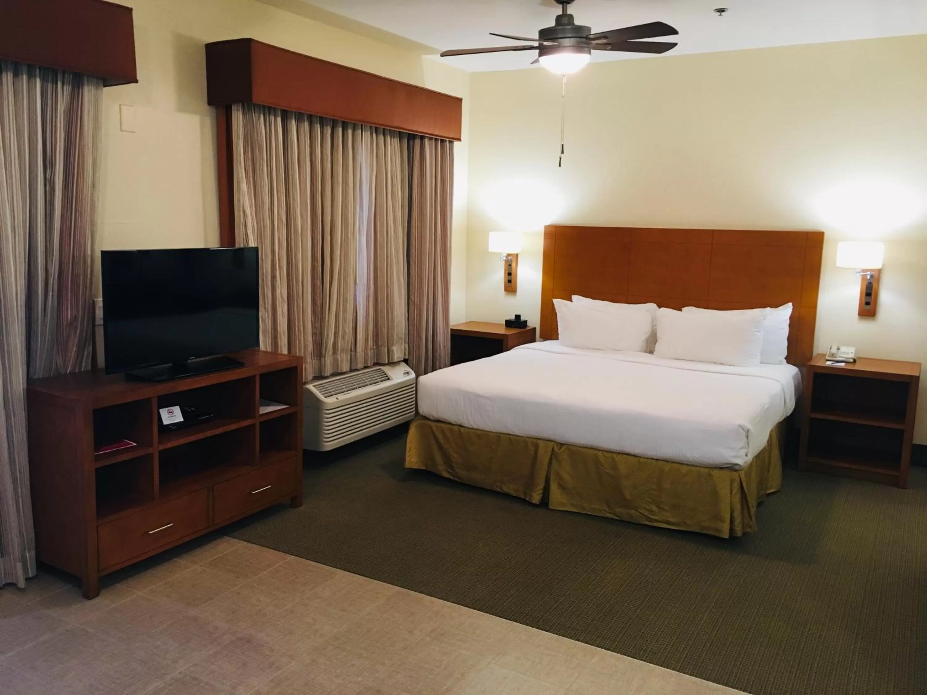 Bed in Hilton Vacation Club Varsity Club Tucson