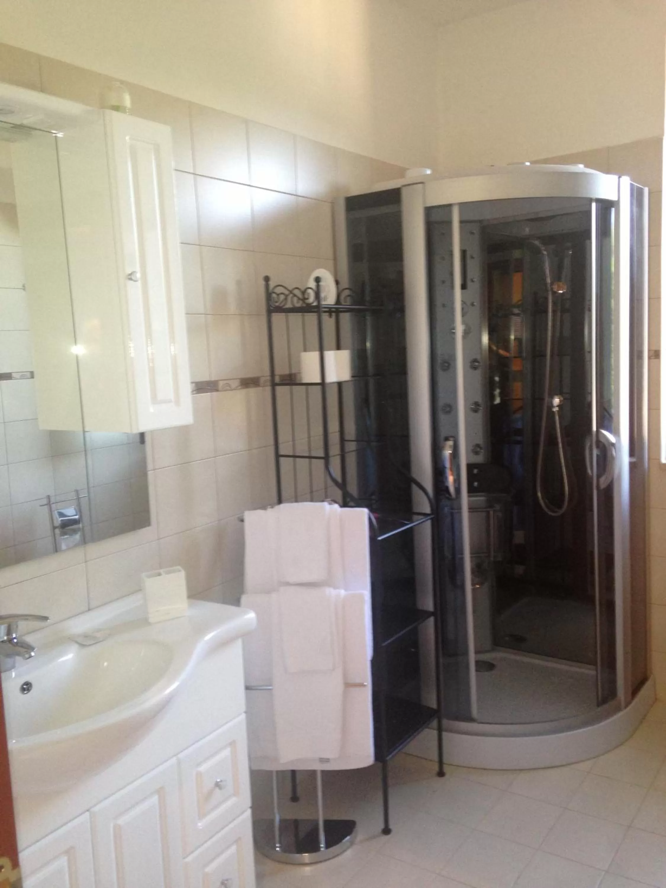 Bathroom in Le Sirene Bed and Breakfast