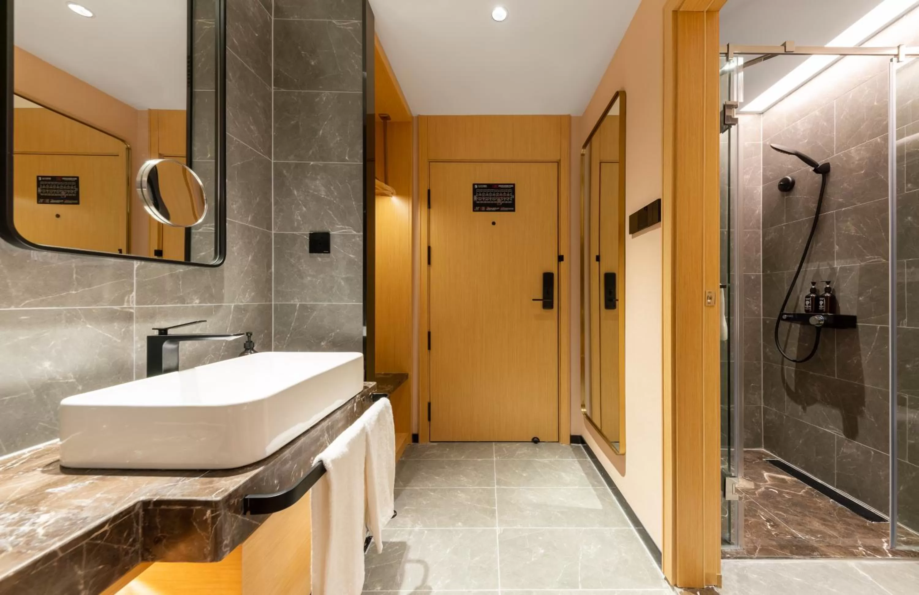 East Sacred Hotel-Beijing Tiananmen Square,the Forbidden City,Wangfujing Street