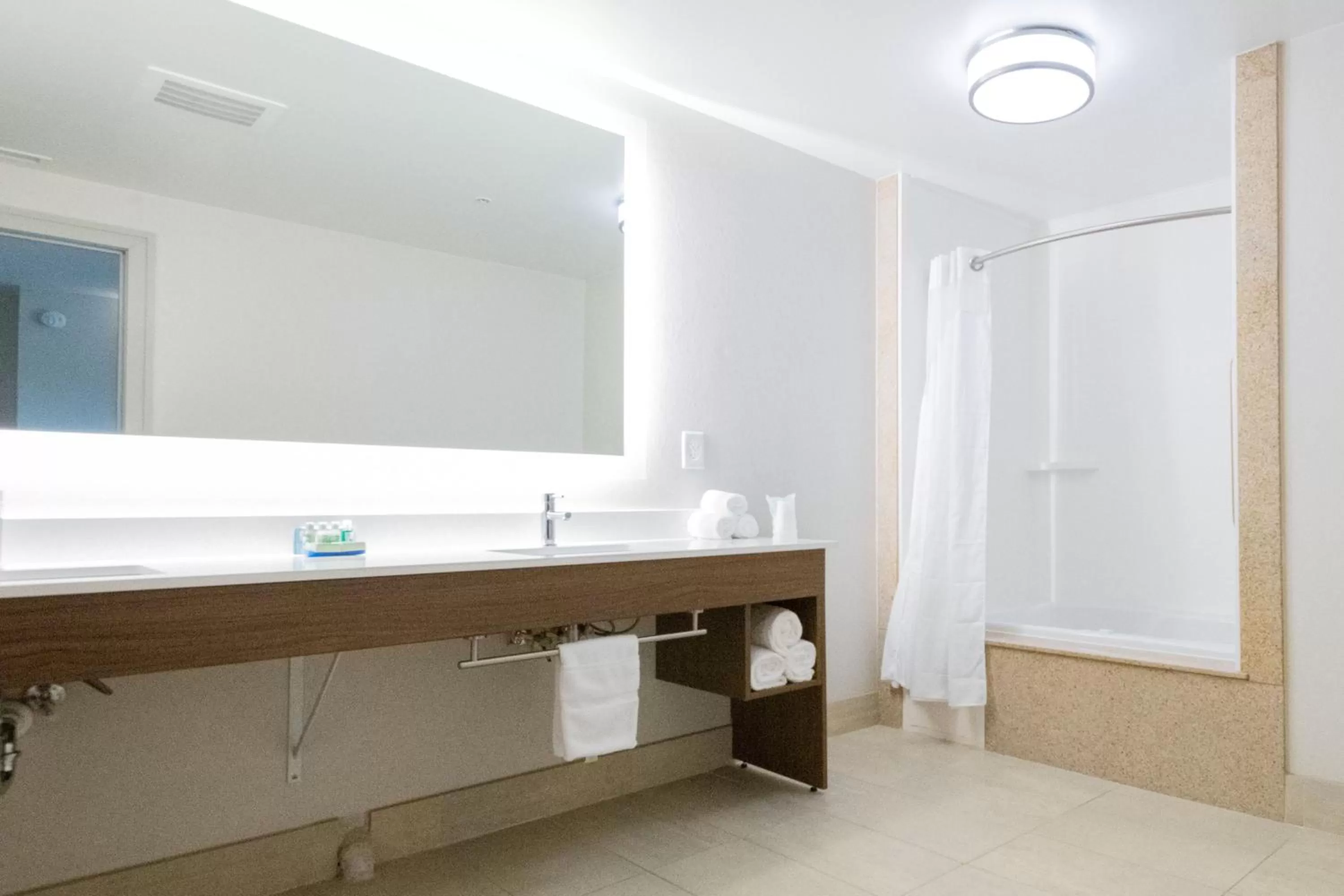 Photo of the whole room in Holiday Inn Express & Suites Lexington North West-The Vineyard by IHG