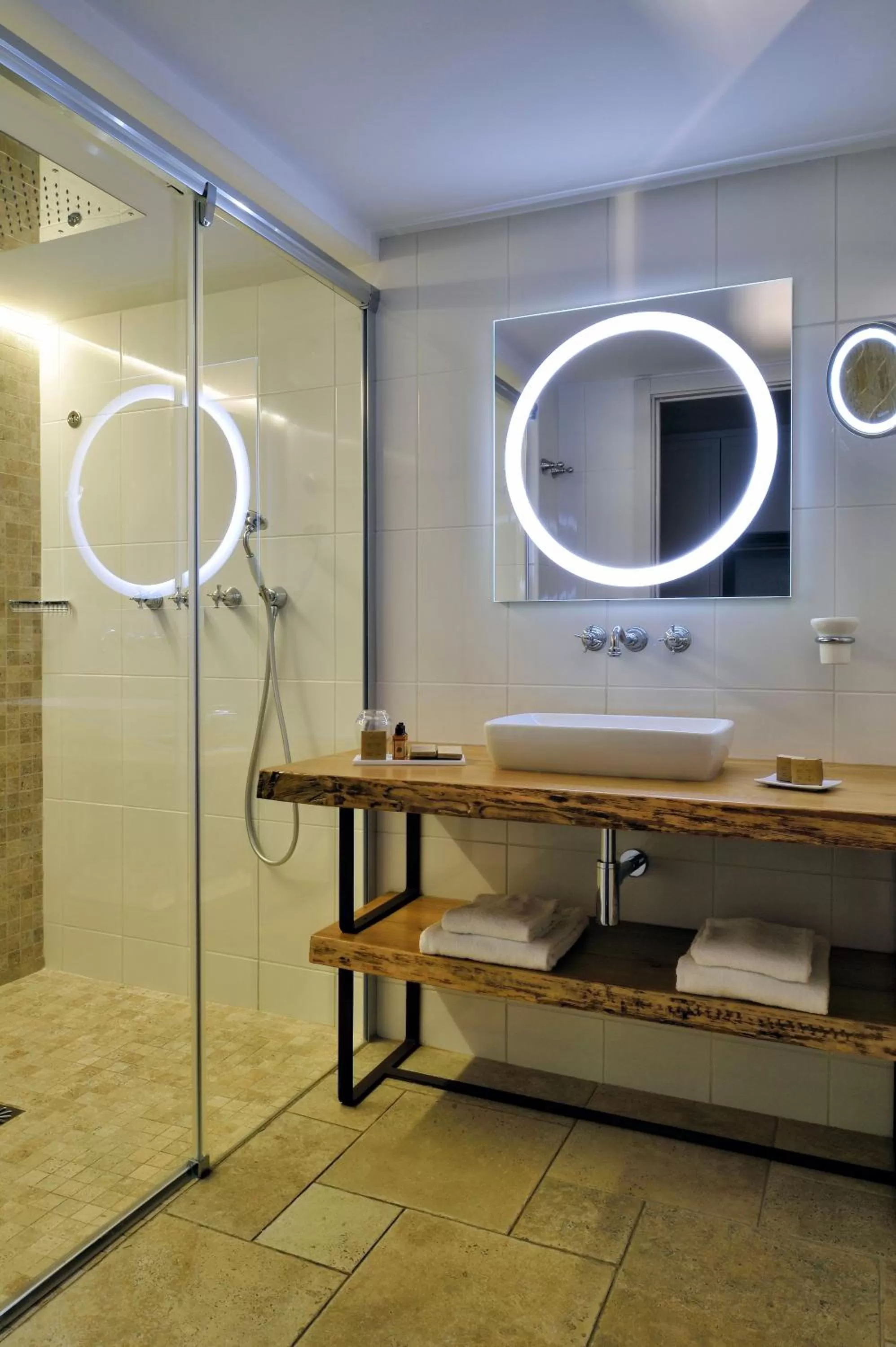 Shower in Hotel Bartaccia