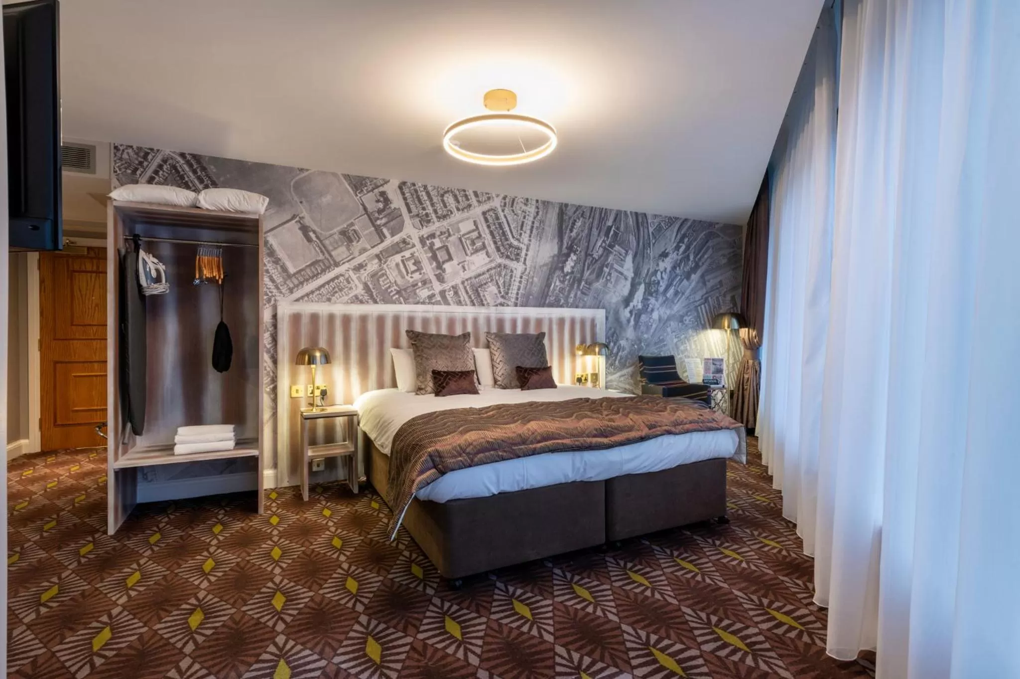 Bed in The Saxon Crown Wetherspoon