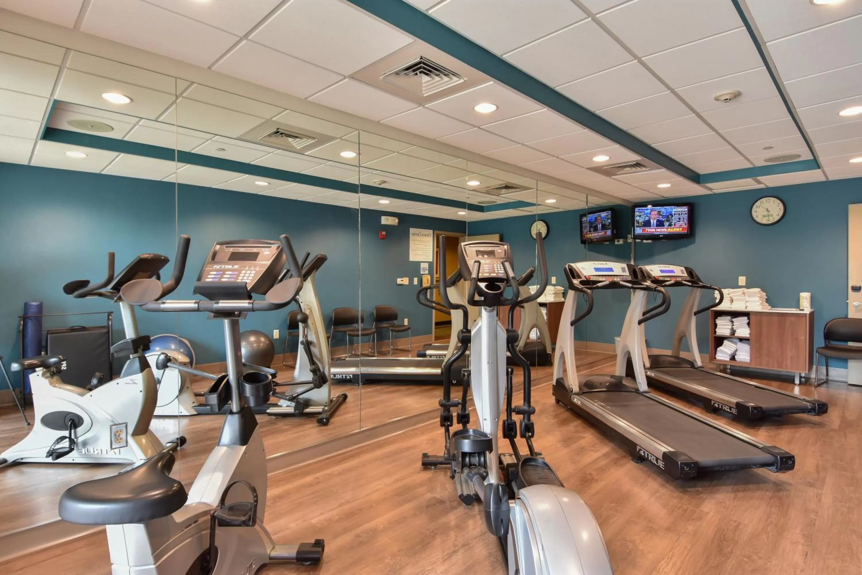 Fitness centre/facilities in Holiday Inn Express and Suites Springfield Medical District by IHG