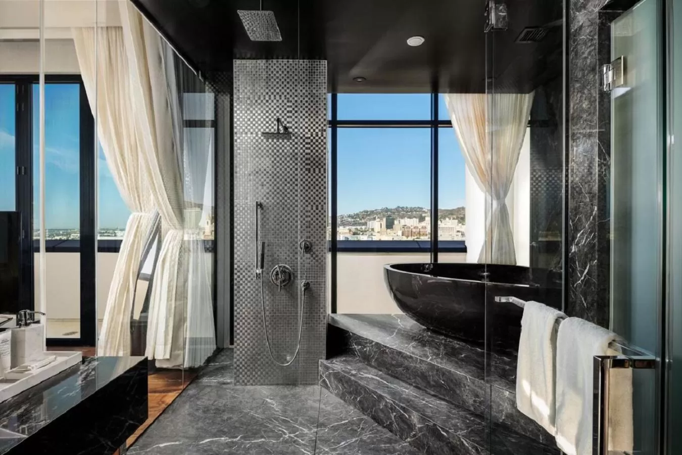 Bathroom in Dream Hollywood, by Hyatt