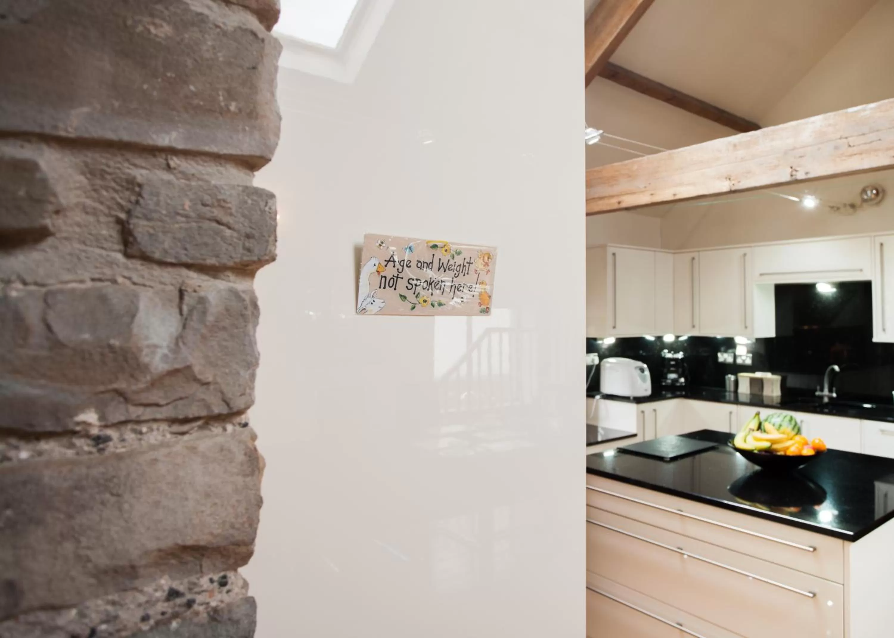 Dining area, Kitchen/Kitchenette in Beudy Bach