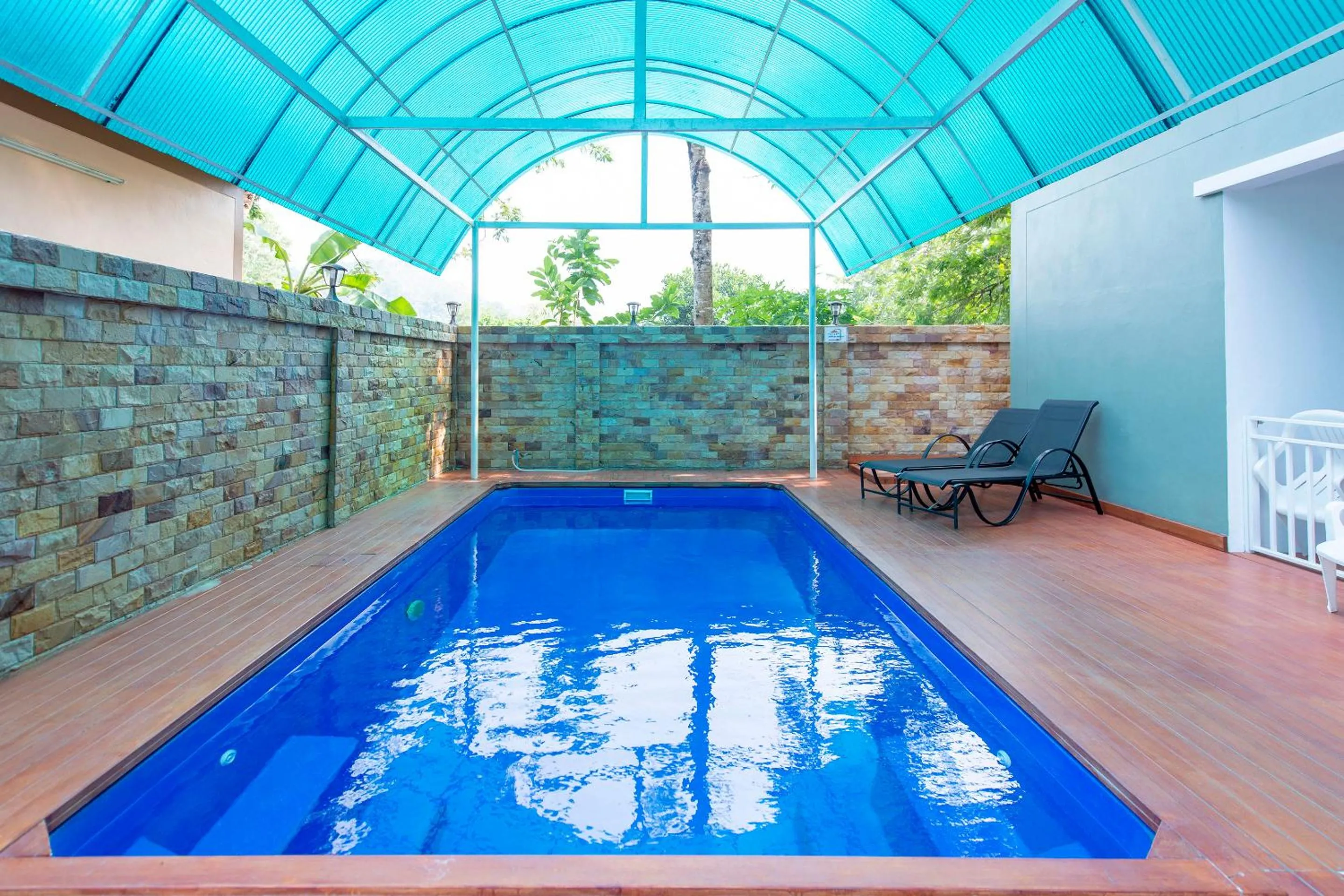 Swimming pool in Naiyang Place - Phuket Airport