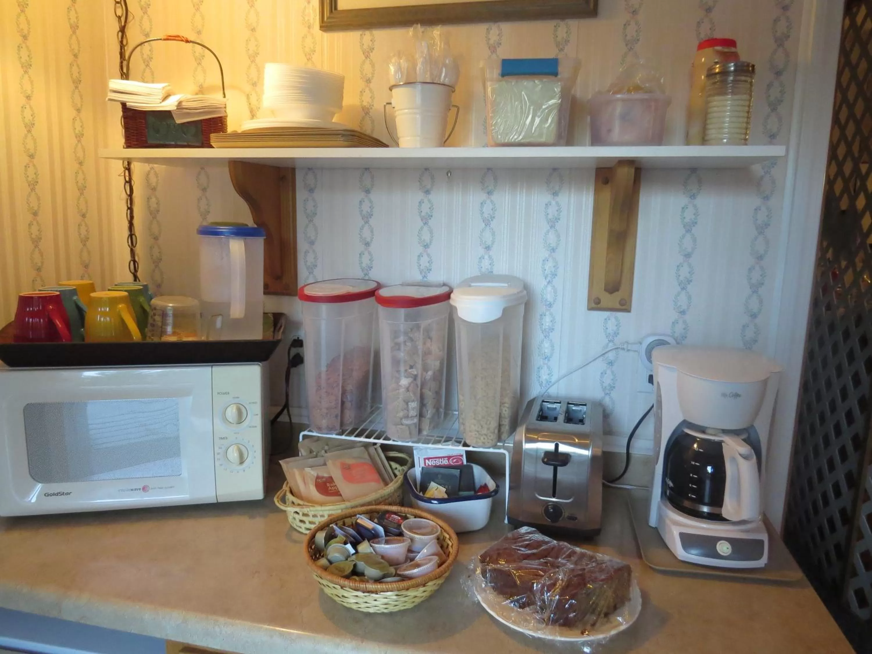 Continental breakfast in The Pines Country Inn