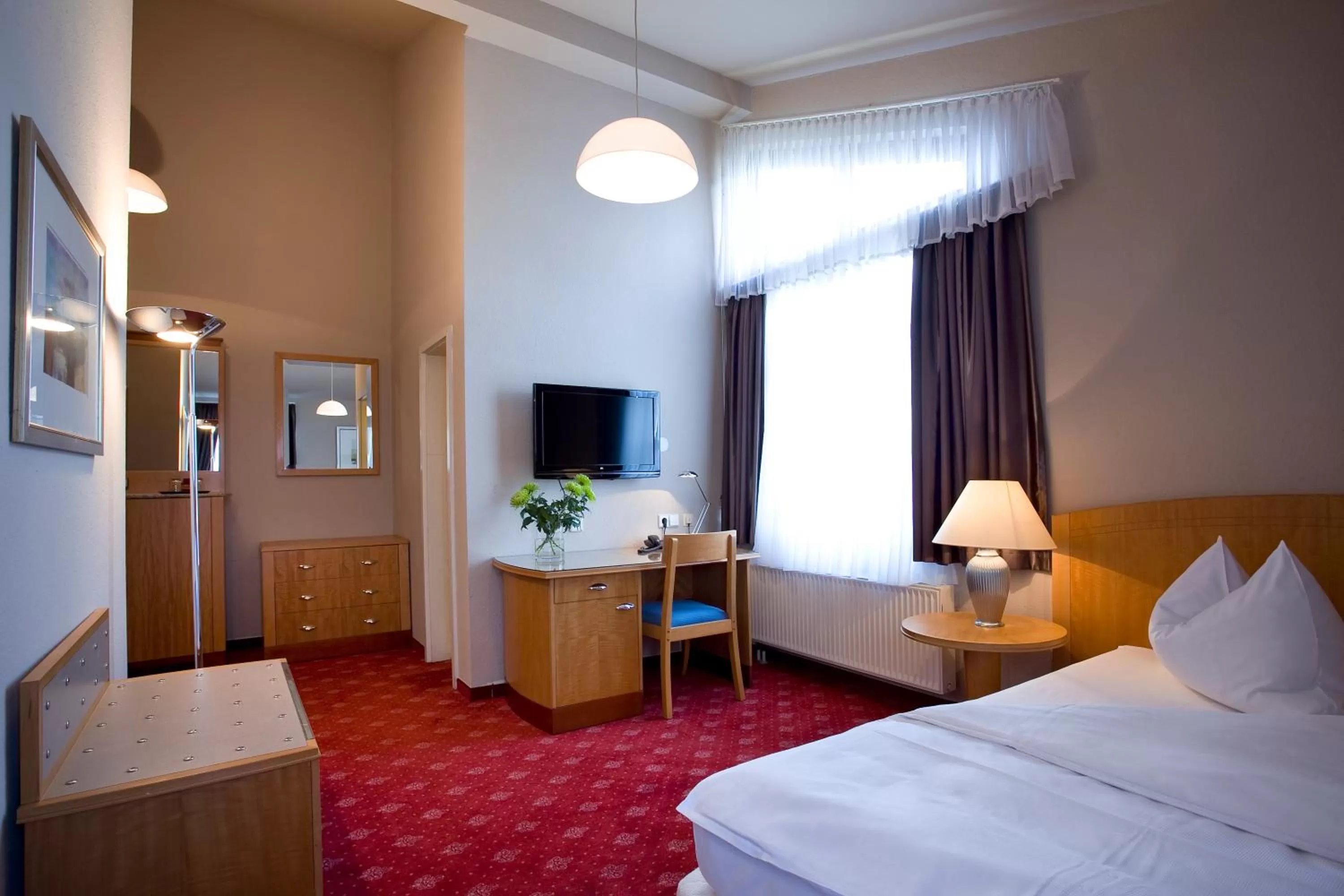 TV and multimedia, Bed in Hotel Das Kleine Ritz