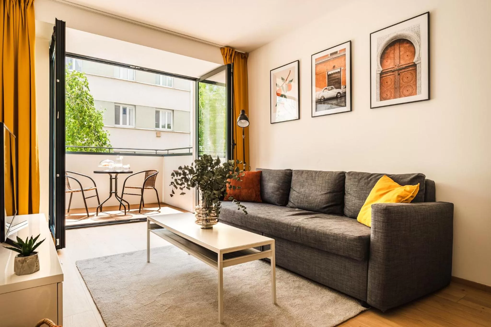 Balcony/Terrace in Smart & Green Living by Ambiente