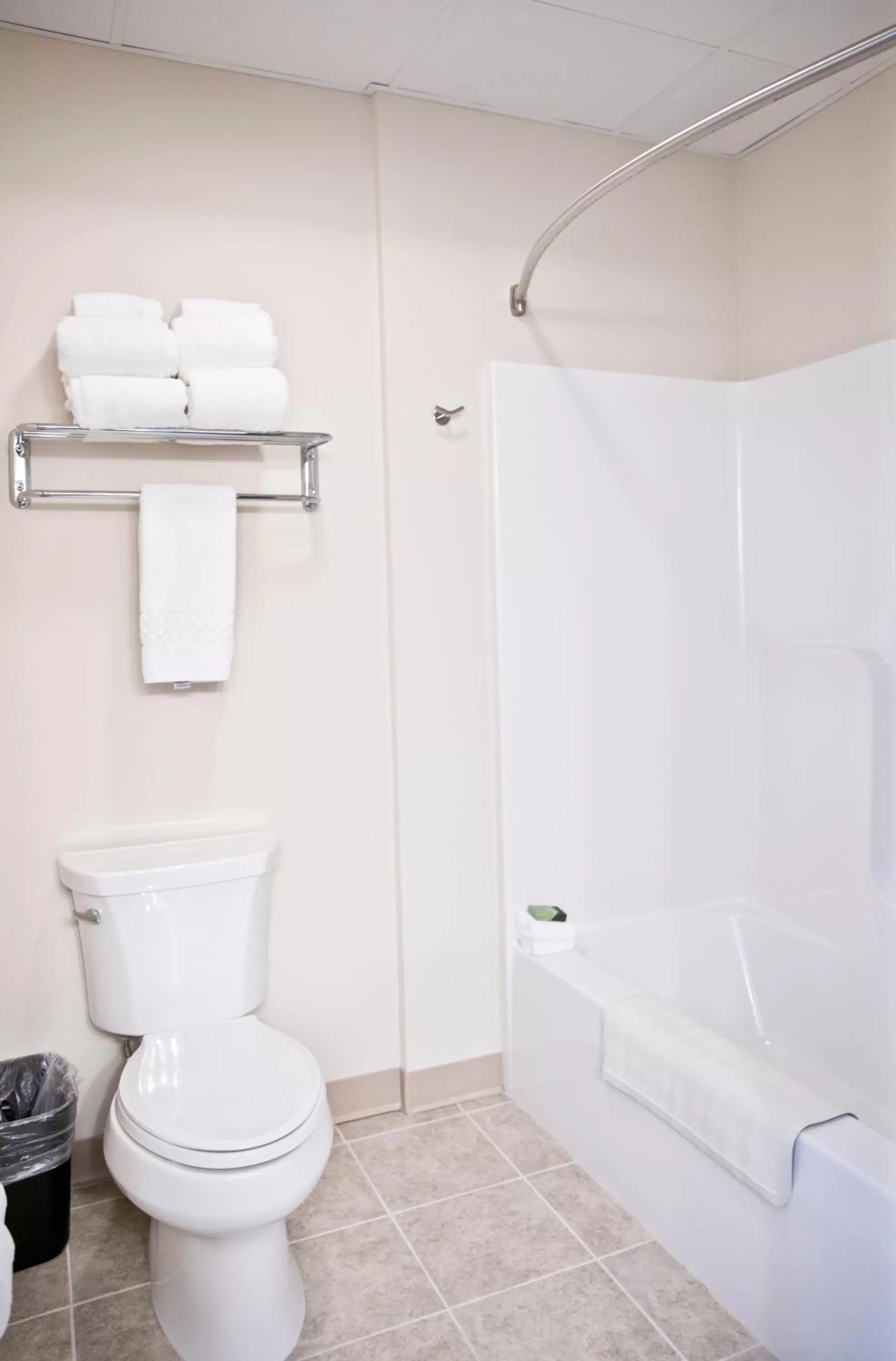 Bathroom in Cobblestone Inn & Suites -Clarinda