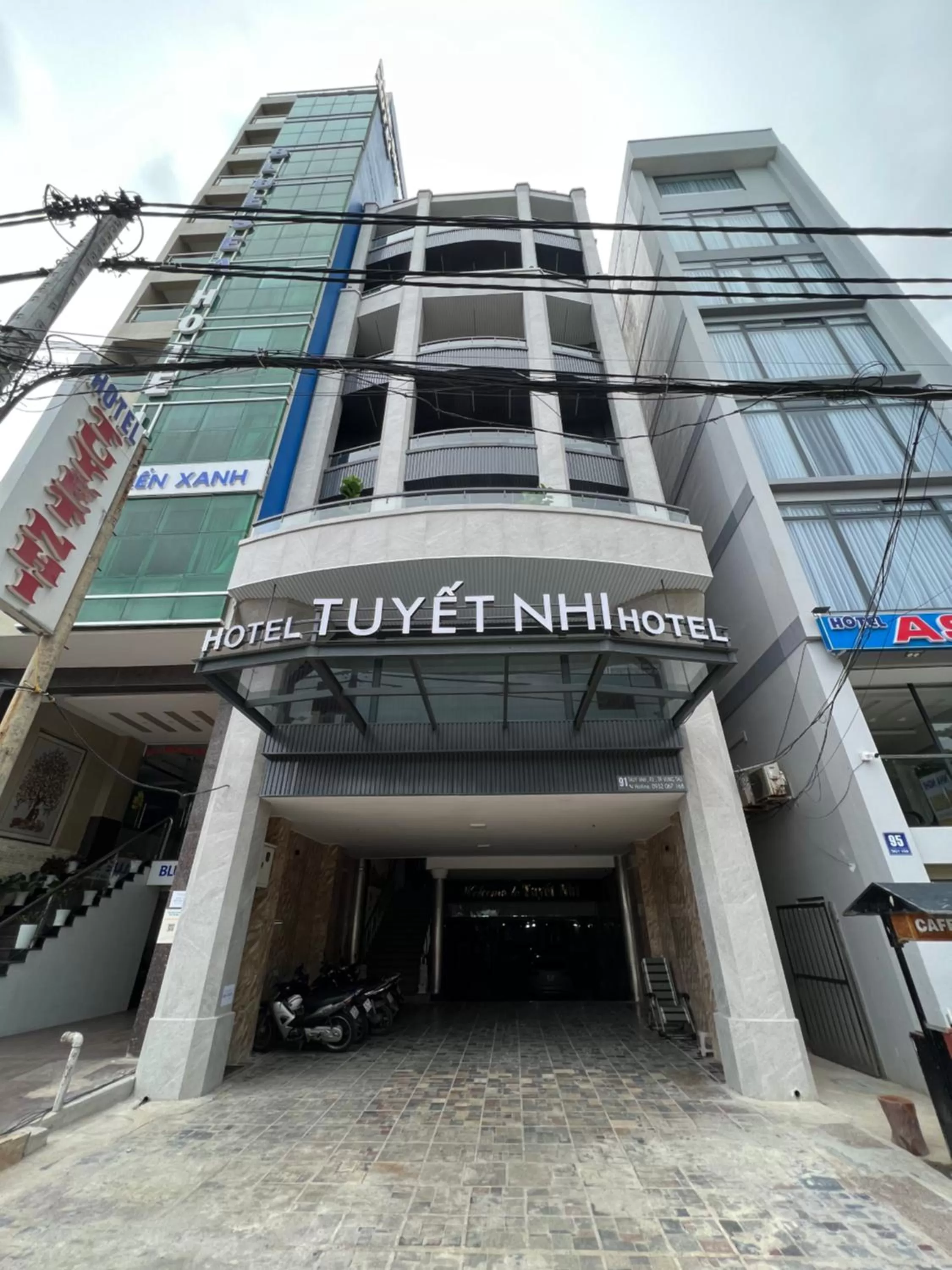Facade/entrance in Tuyết Nhi
