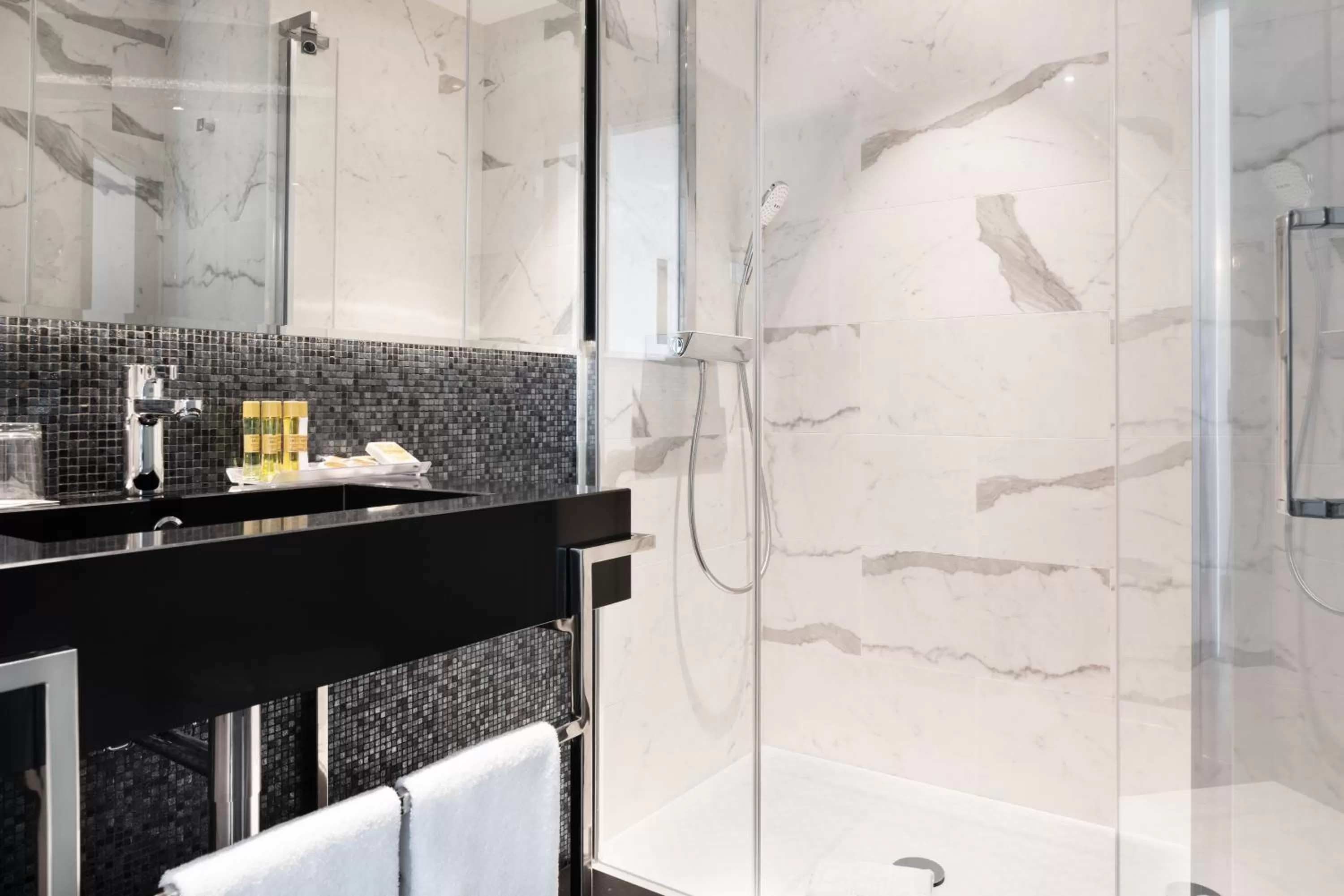 Shower in Áurea Legends by Eurostars Hotel Company
