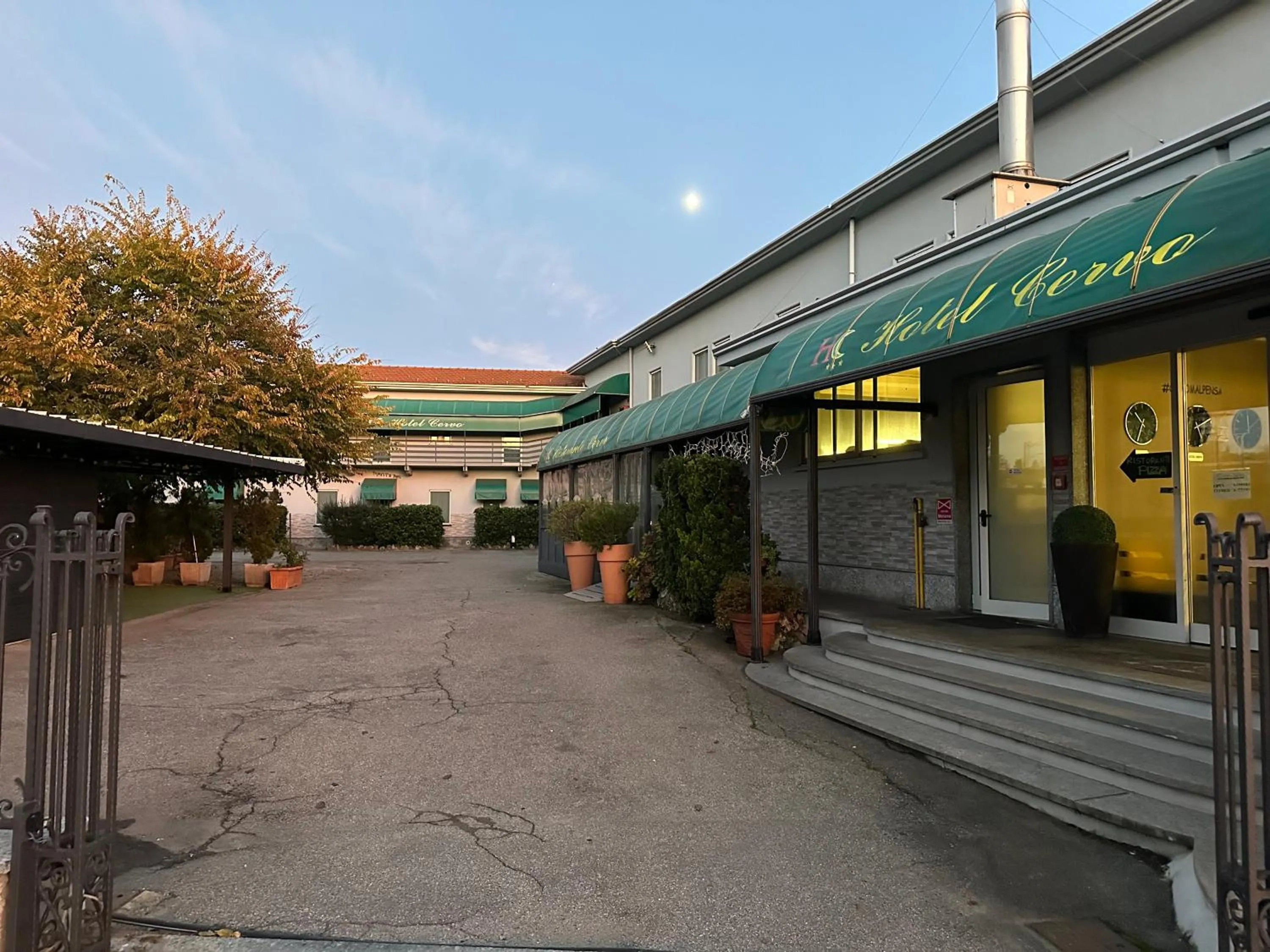 Property building in Hotel Ristorante Cervo Malpensa