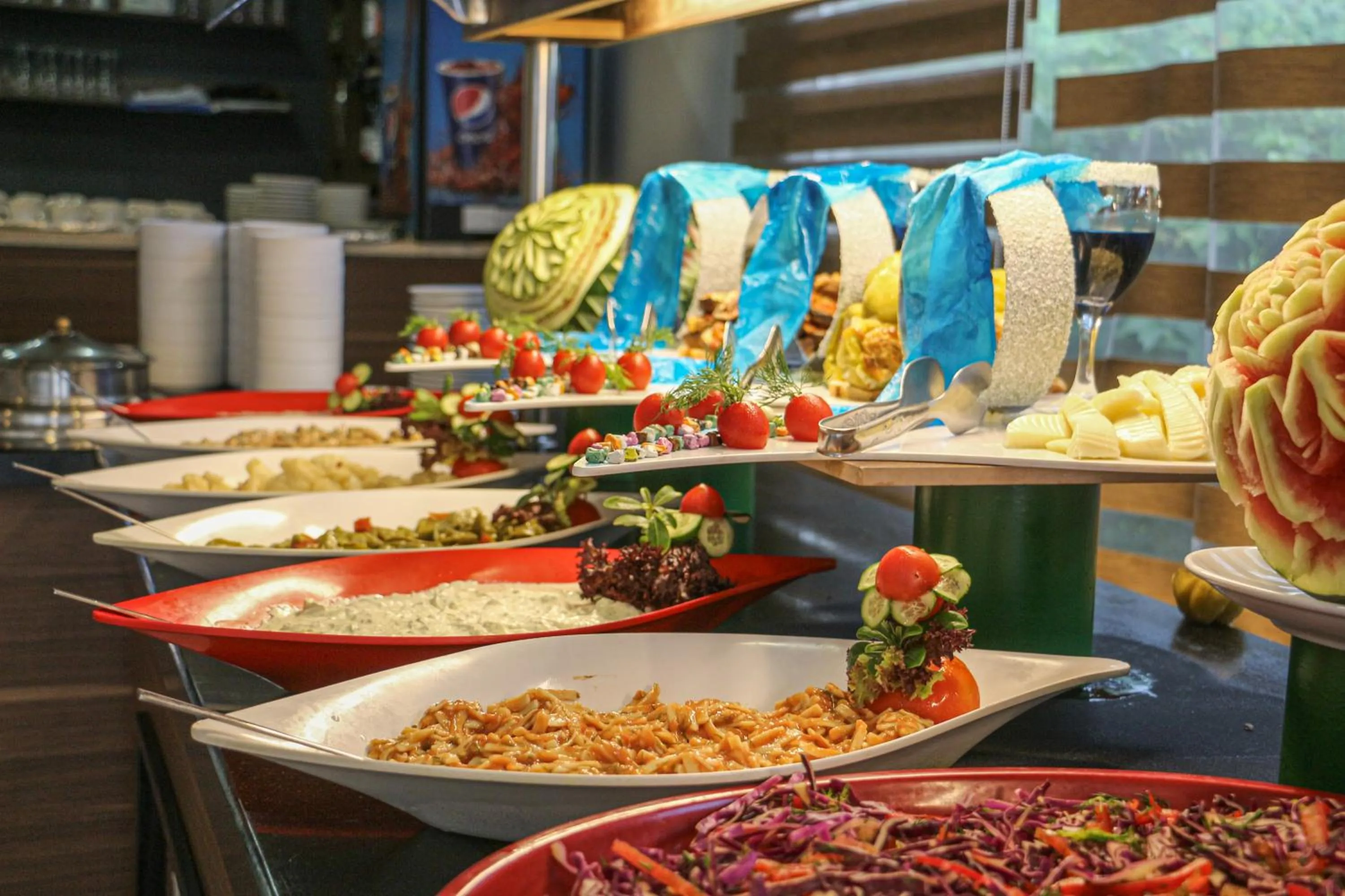 Restaurant/places to eat in Hawaii Suite Beach Hotel