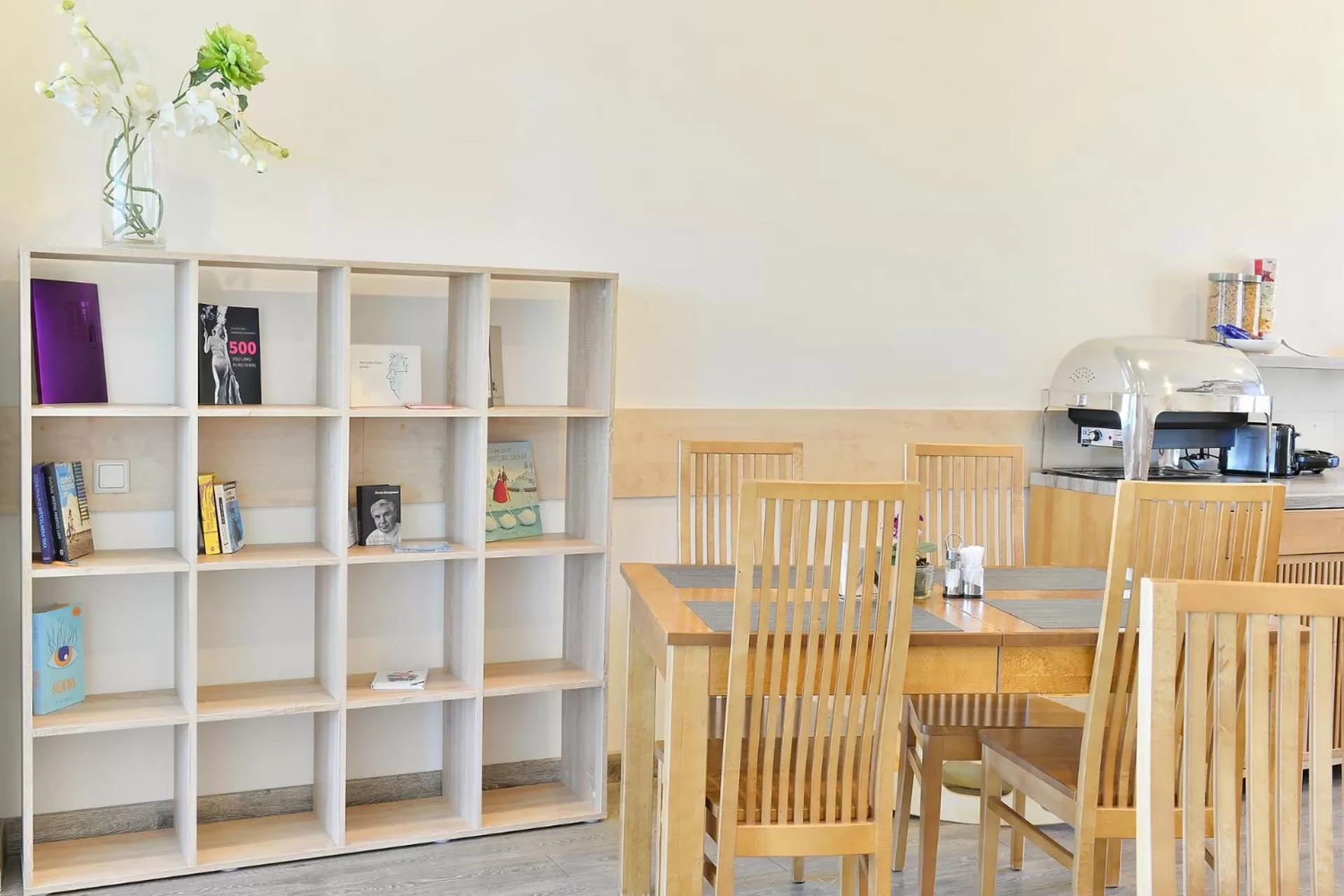 Restaurant/places to eat in Superior Hotel Vantis Riverside