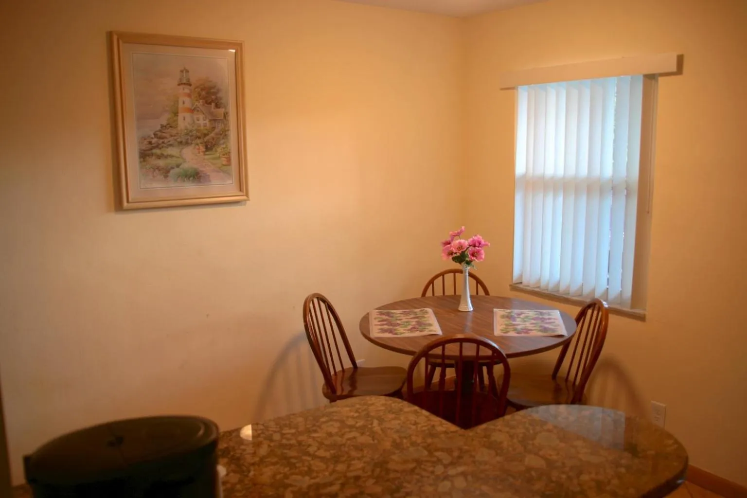 Dining area in Lago Mar Motel and Apartments