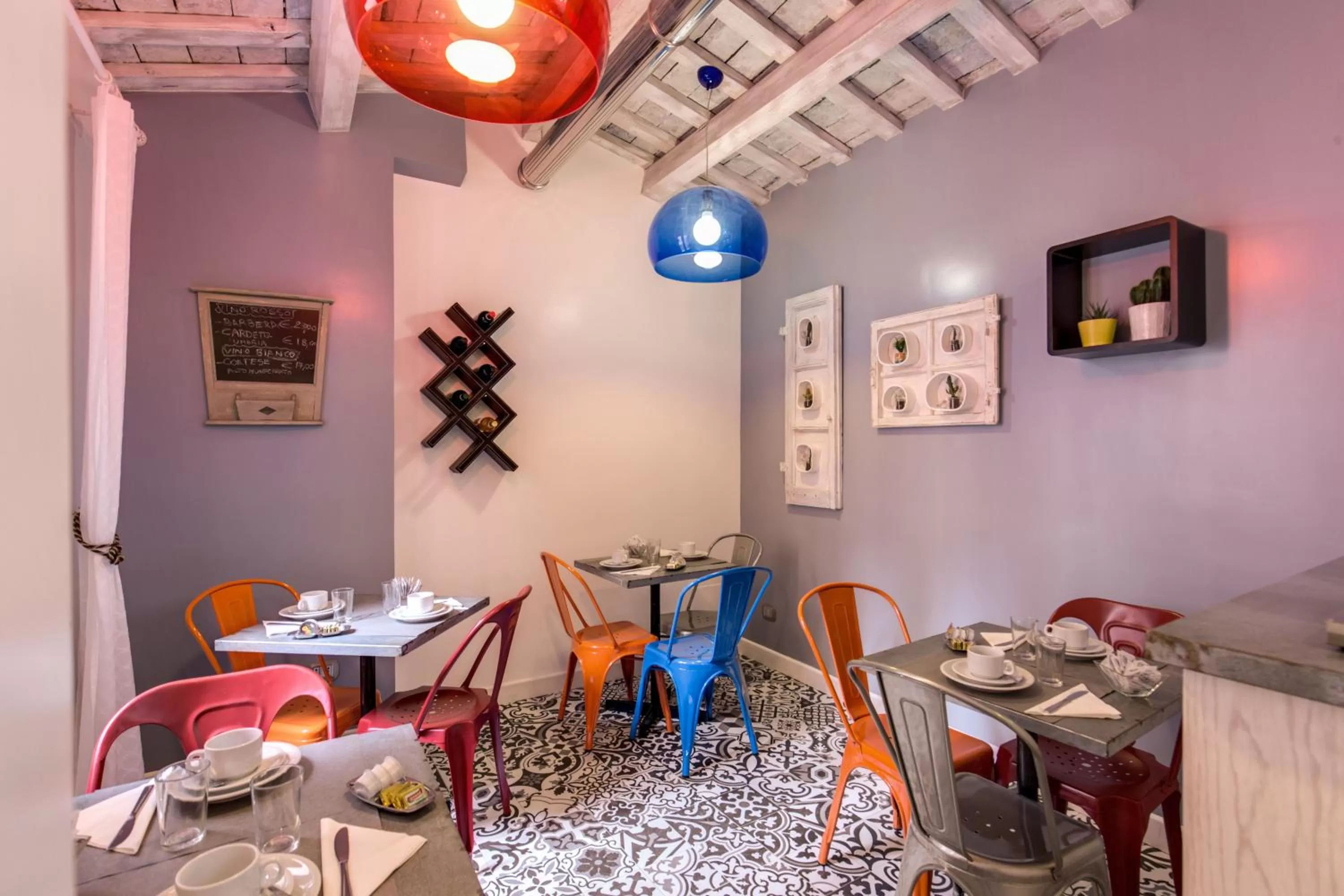 Communal lounge/ TV room in Parlamento Boutique Hotel