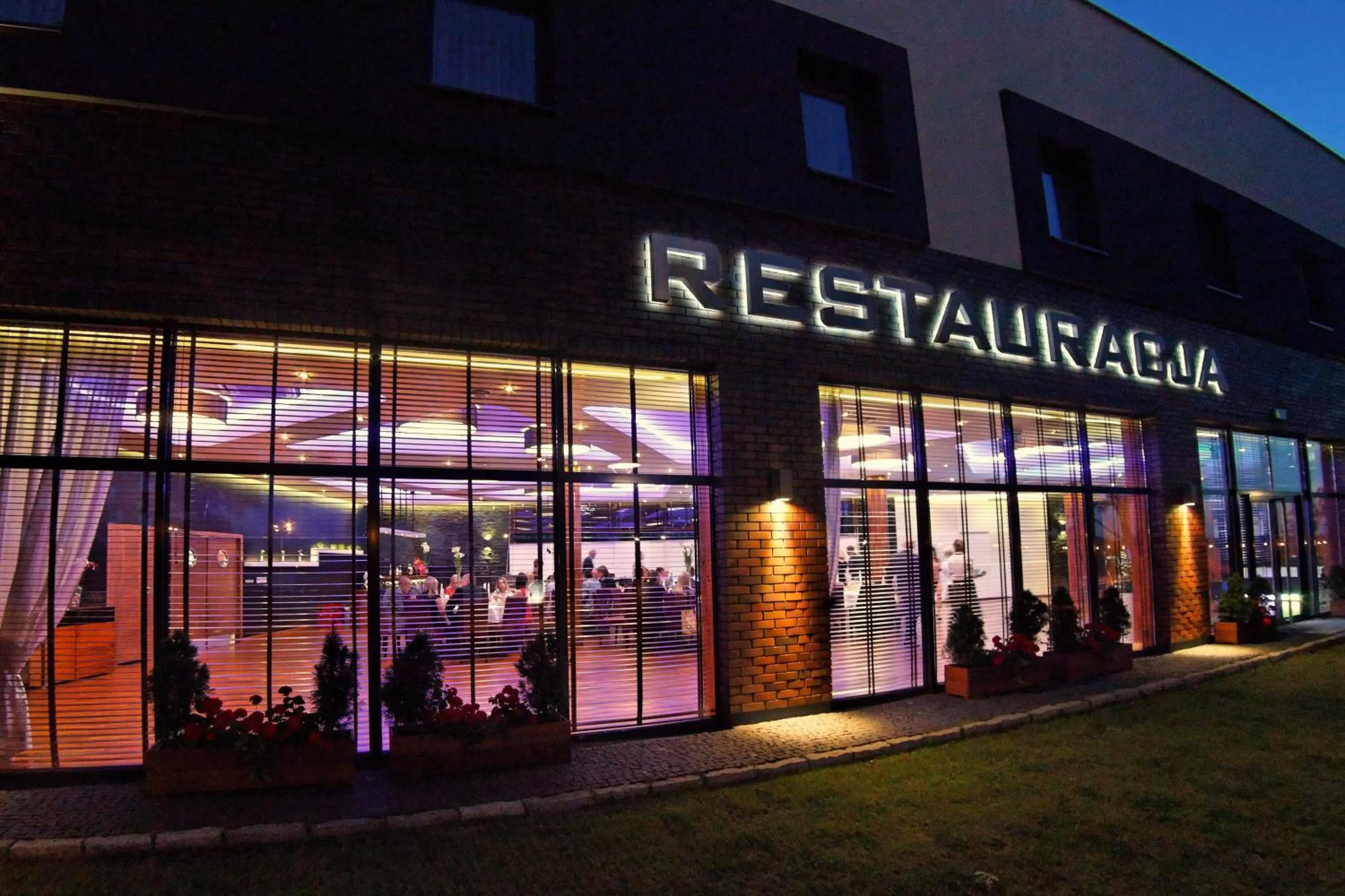 Restaurant/places to eat in Hotel Modus