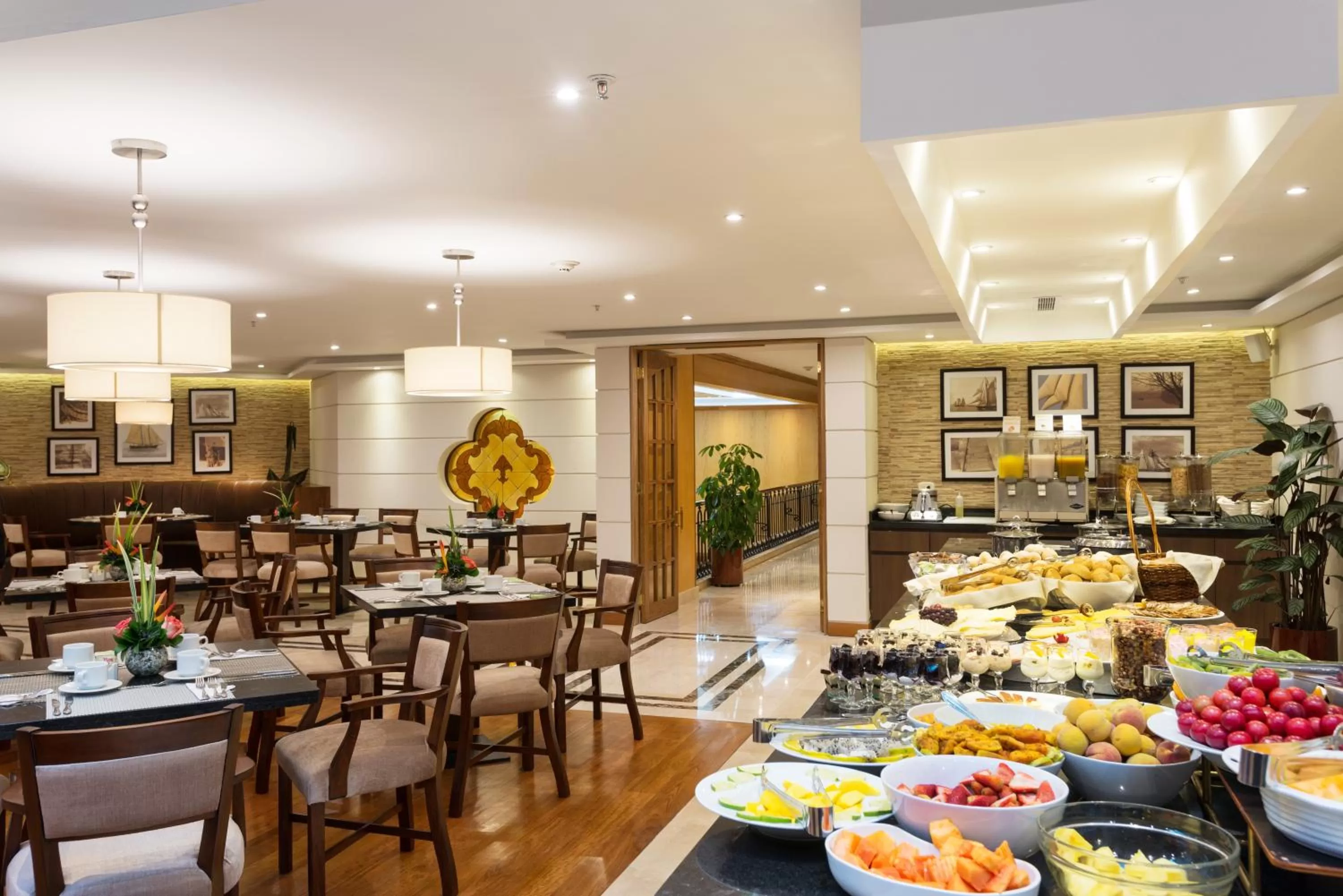 Restaurant/places to eat in Hotel Dann Carlton Bogota