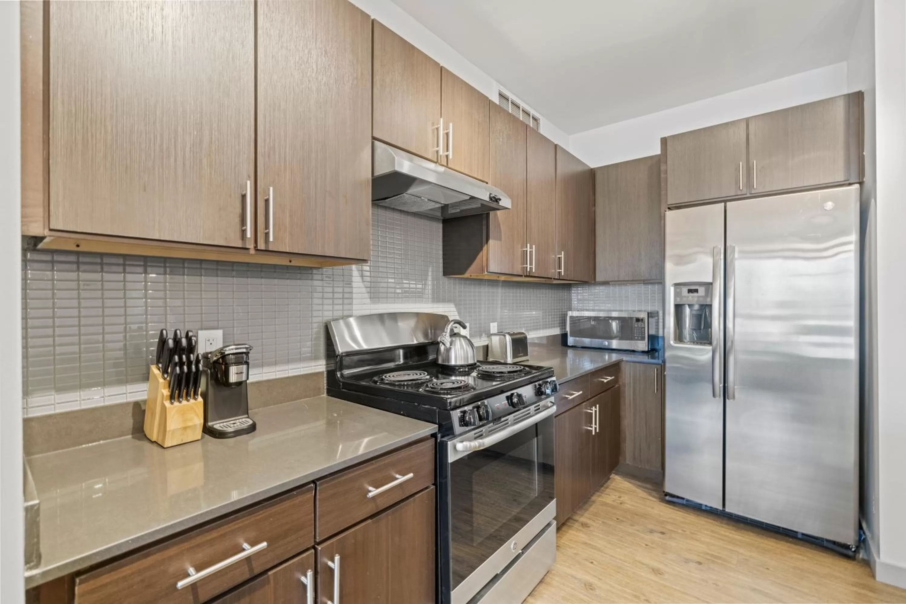 Coffee/tea facilities in Placemakr Music Row - Vanderbilt