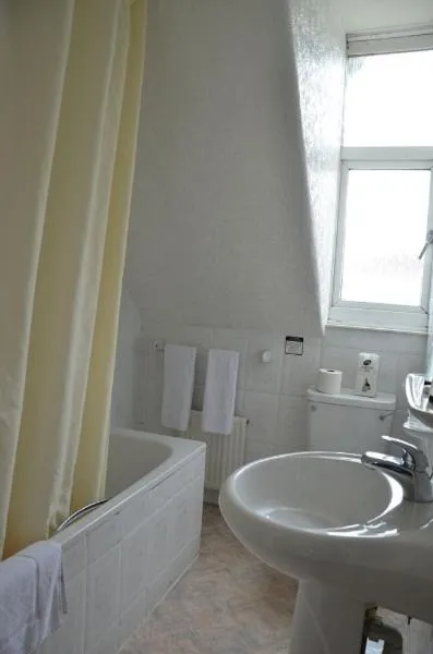 Bathroom in Uno Thames Riverside Hotel By Uno