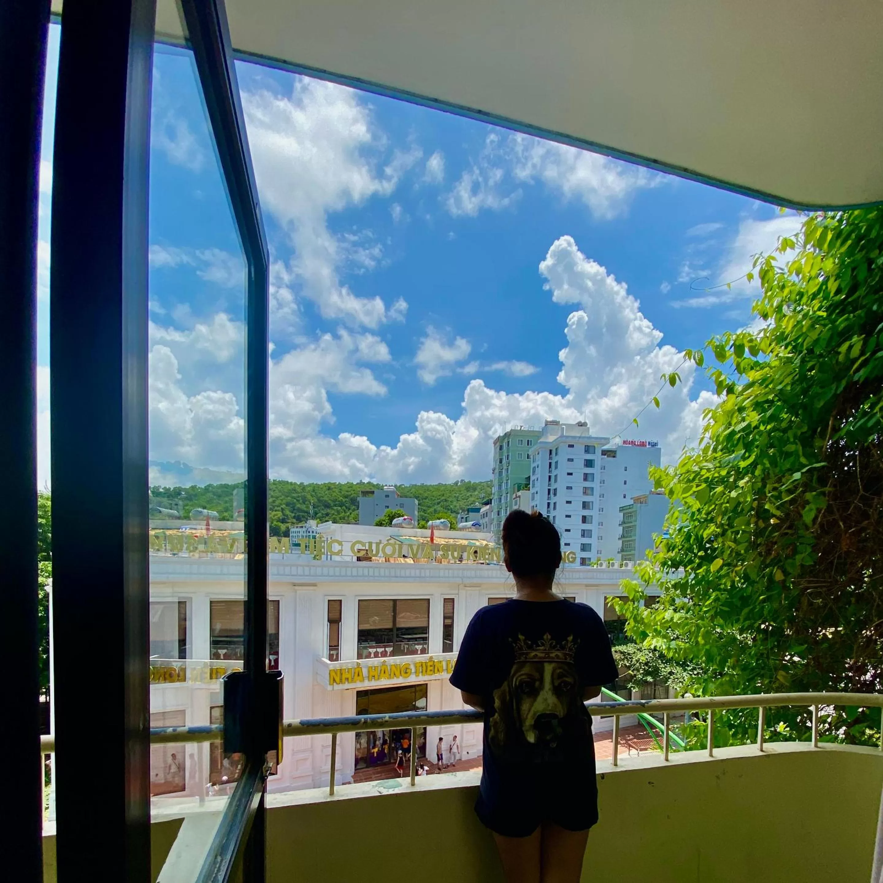 People in Viet Nhat Halong Hotel - Bai Chay