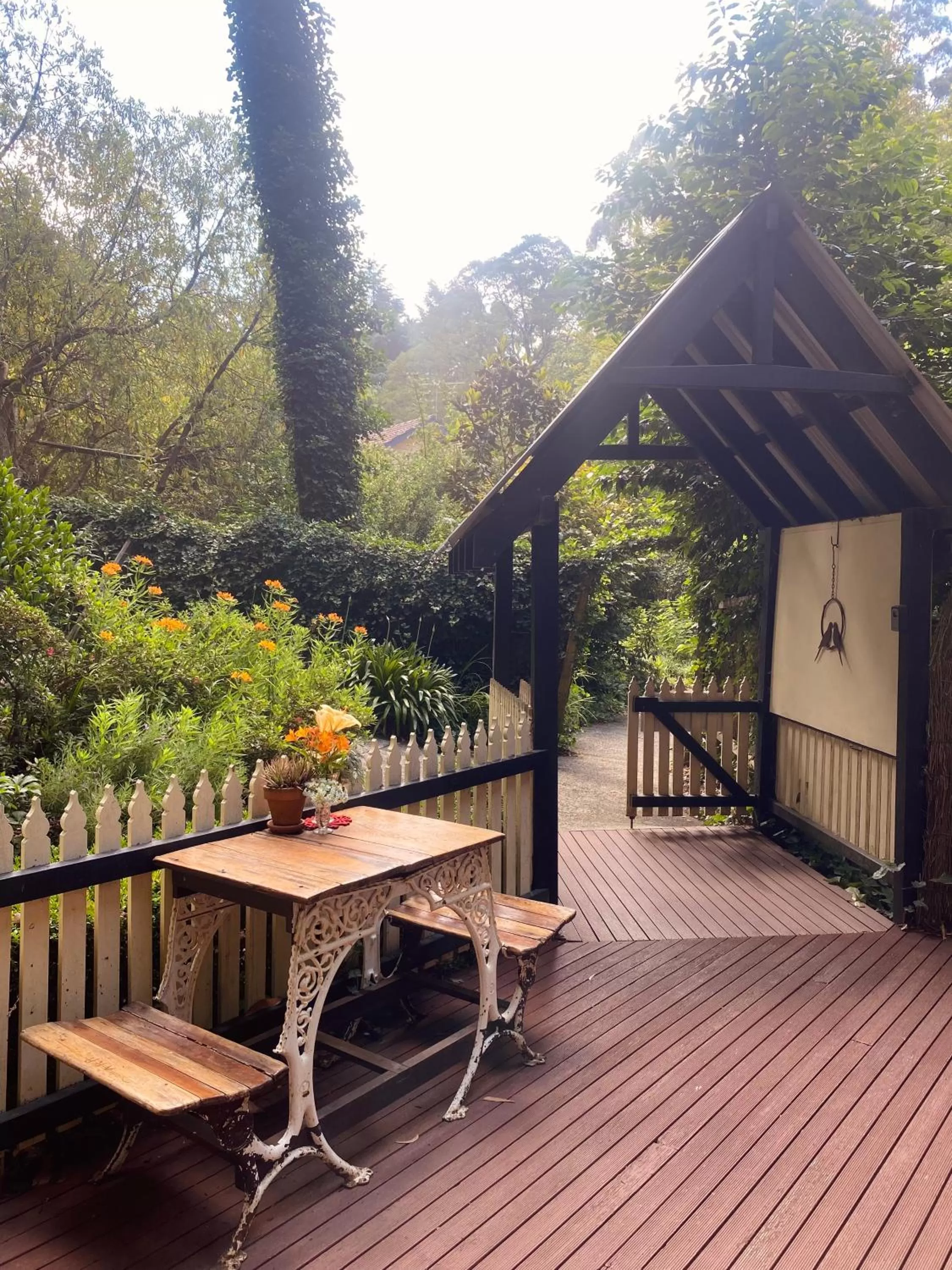 Patio in Cambridge Cottages