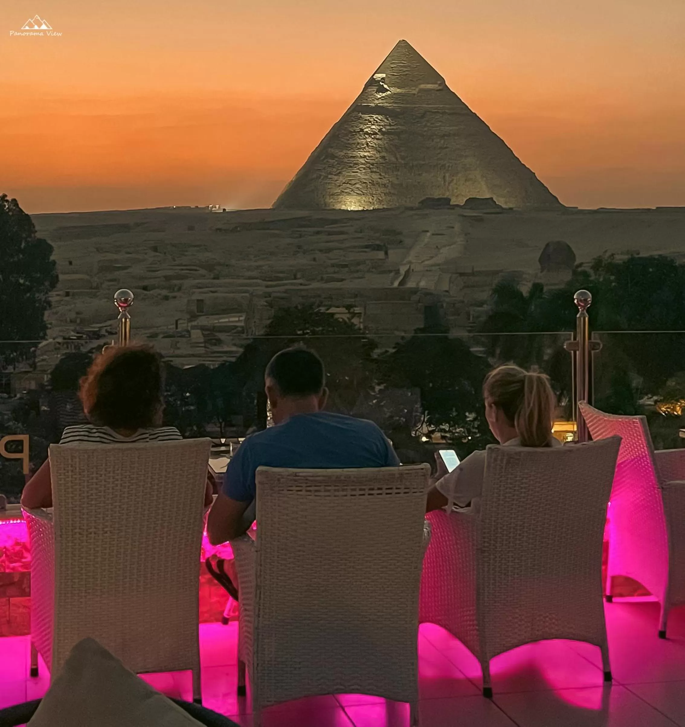 Restaurant/places to eat in PANORAMA view pyramids
