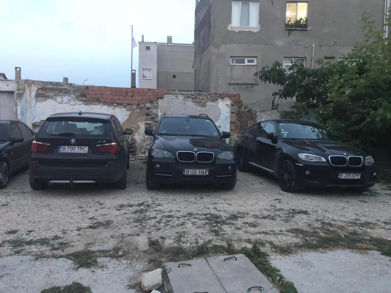 Day in Hotel Crowded House