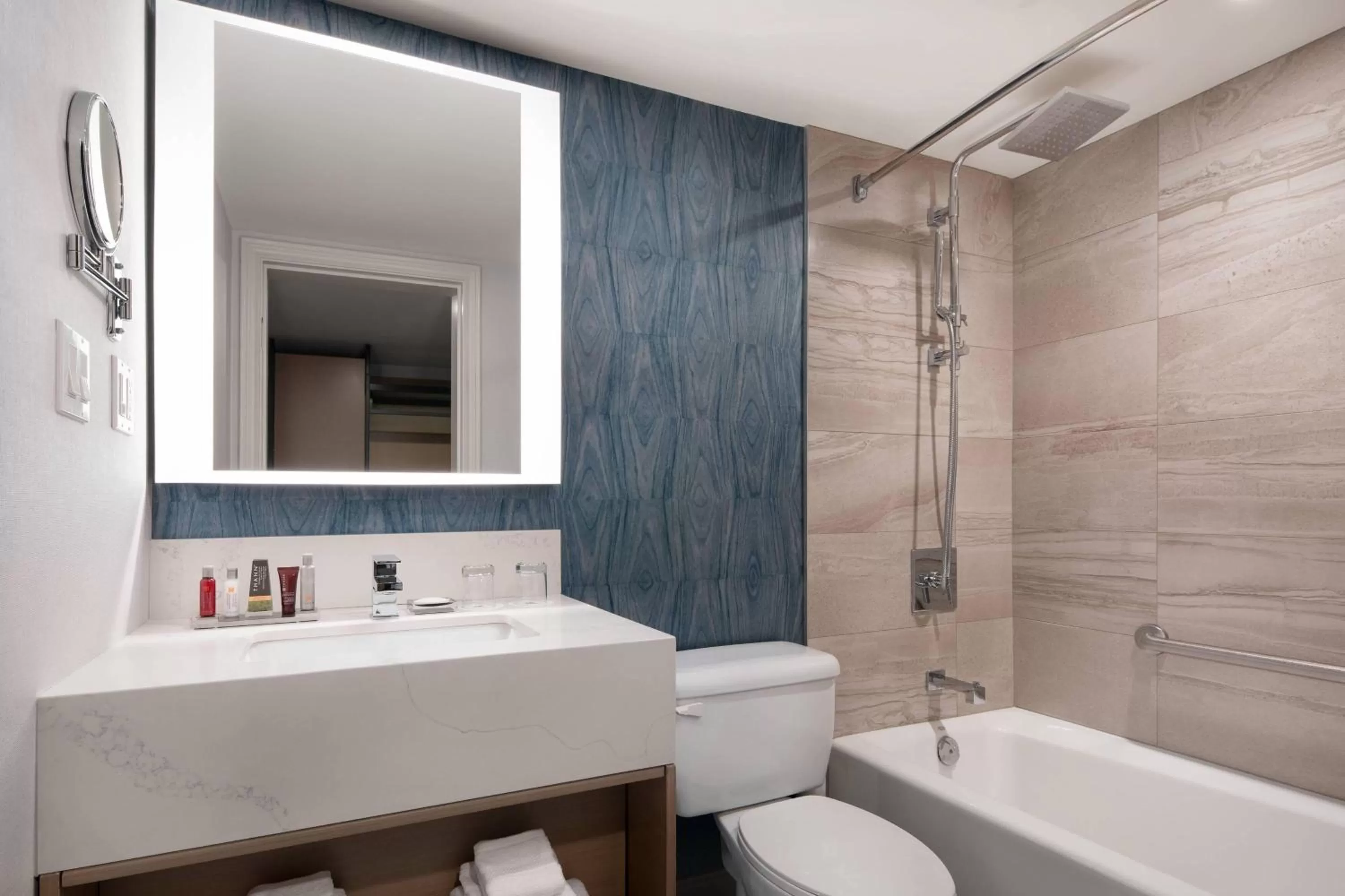 Bathroom in Vancouver Airport Marriott Hotel