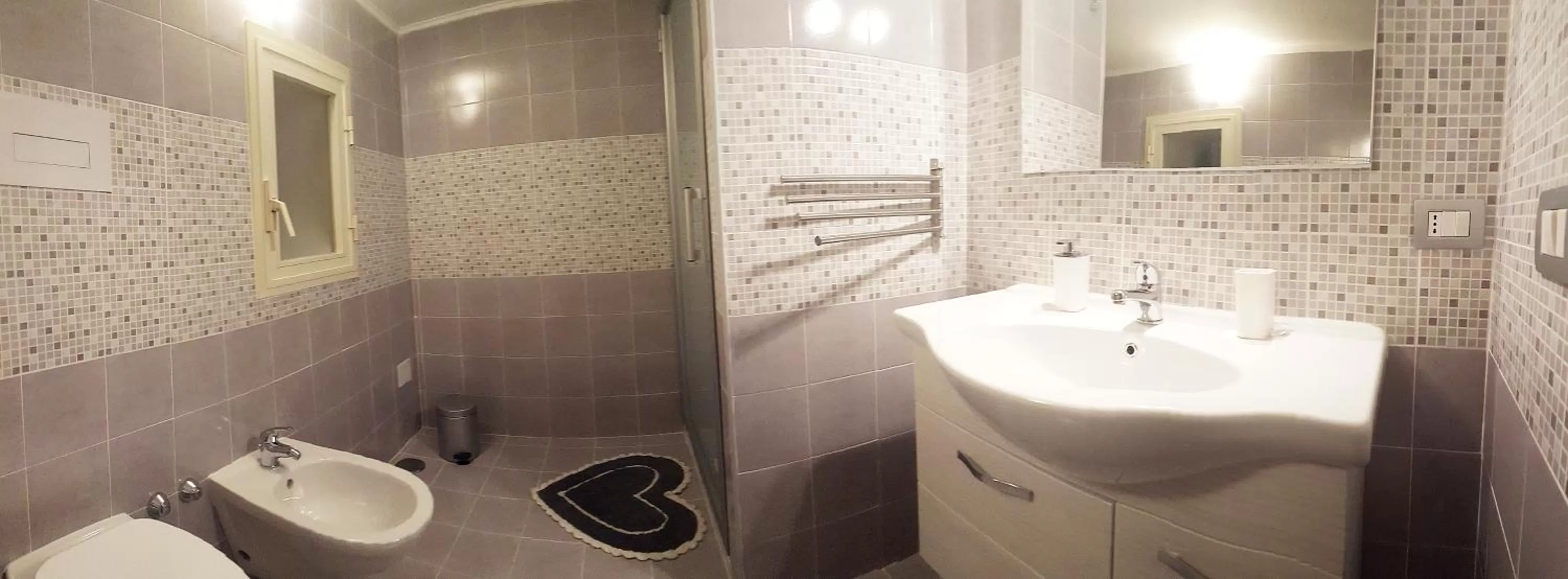 Bathroom in Obelisco