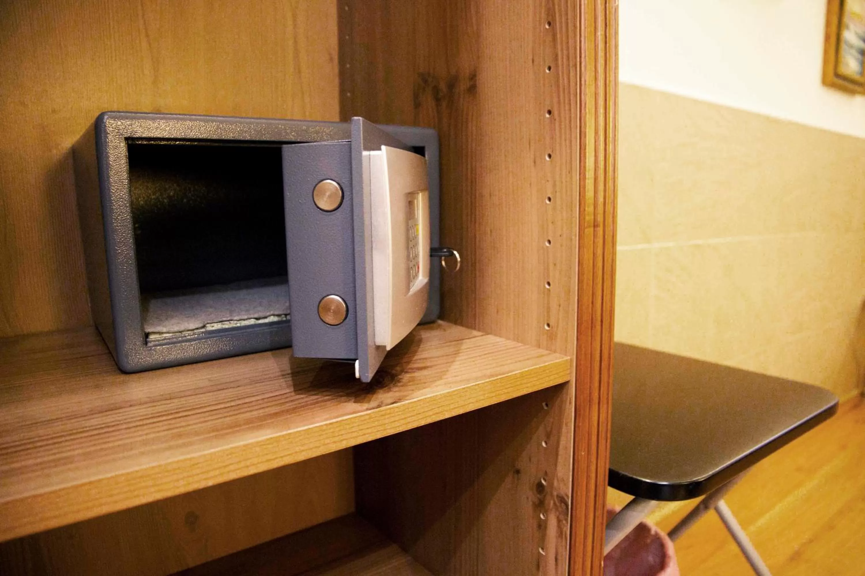 Photo of the whole room in San Peter Rome B&B