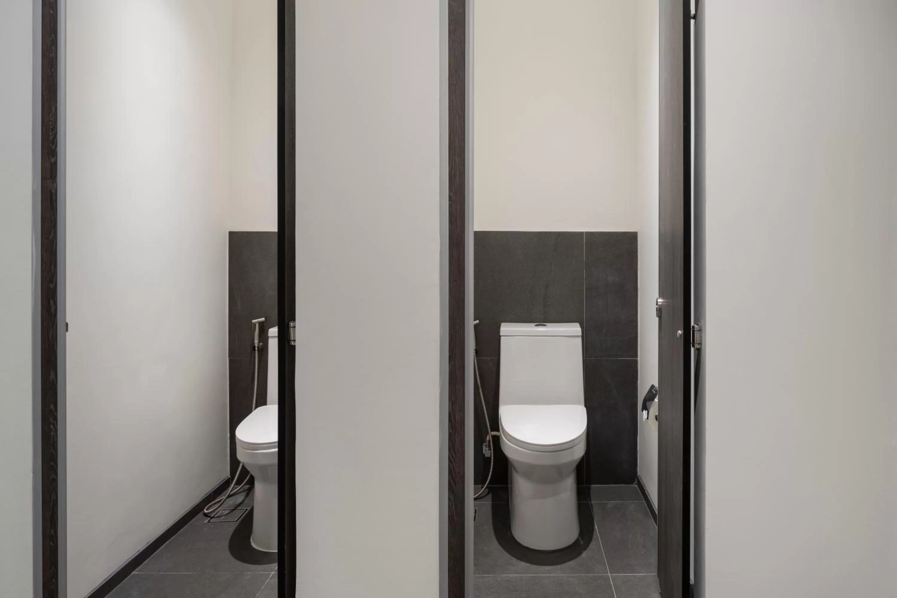 Toilet in Lilit Bang Lumphu Hotel