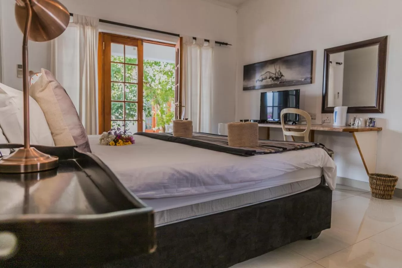 Photo of the whole room, Bed in Out of Africa Town Lodge