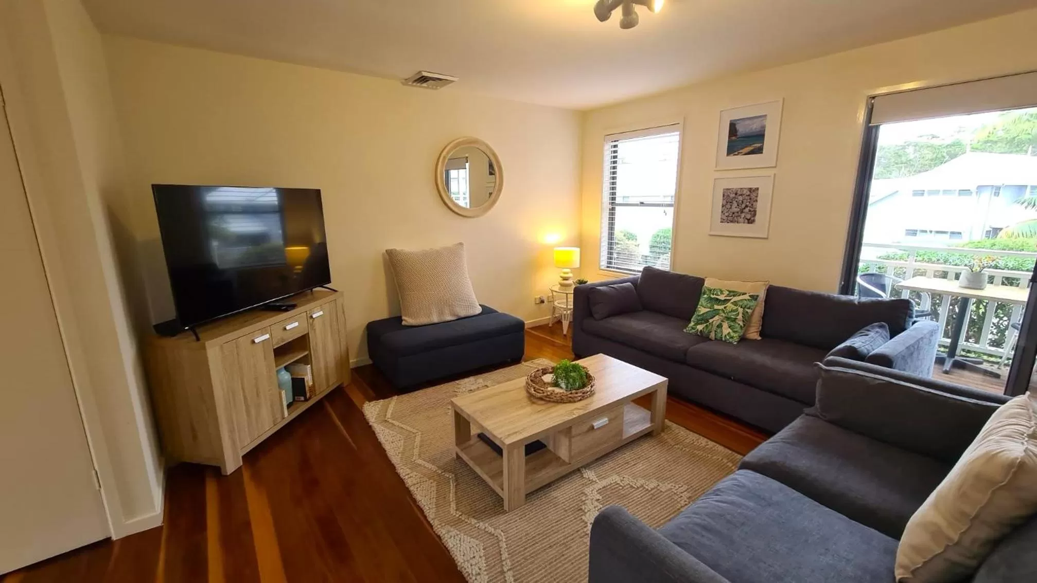 Communal lounge/ TV room in Stay At Raffertys Resort