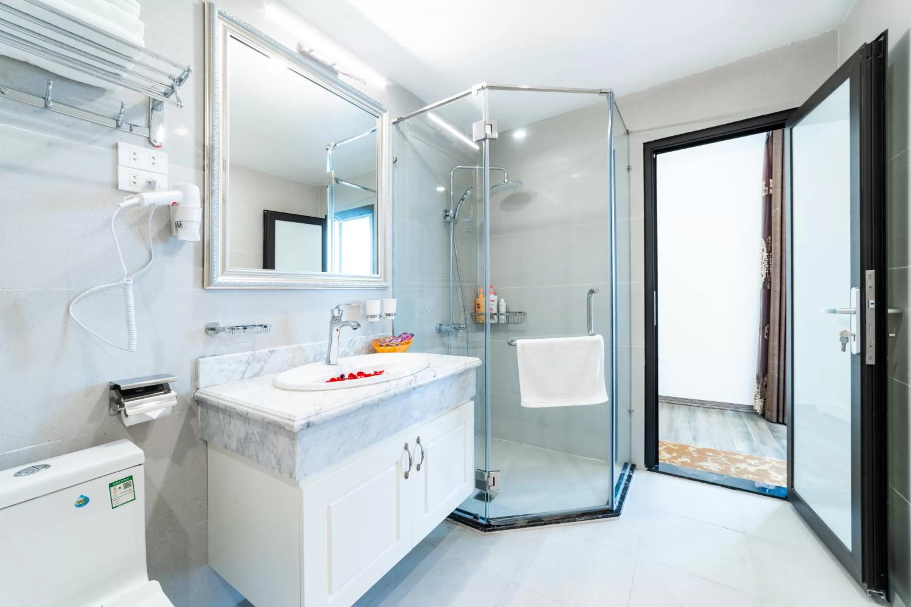 Toilet in Rosee Apartment Hotel