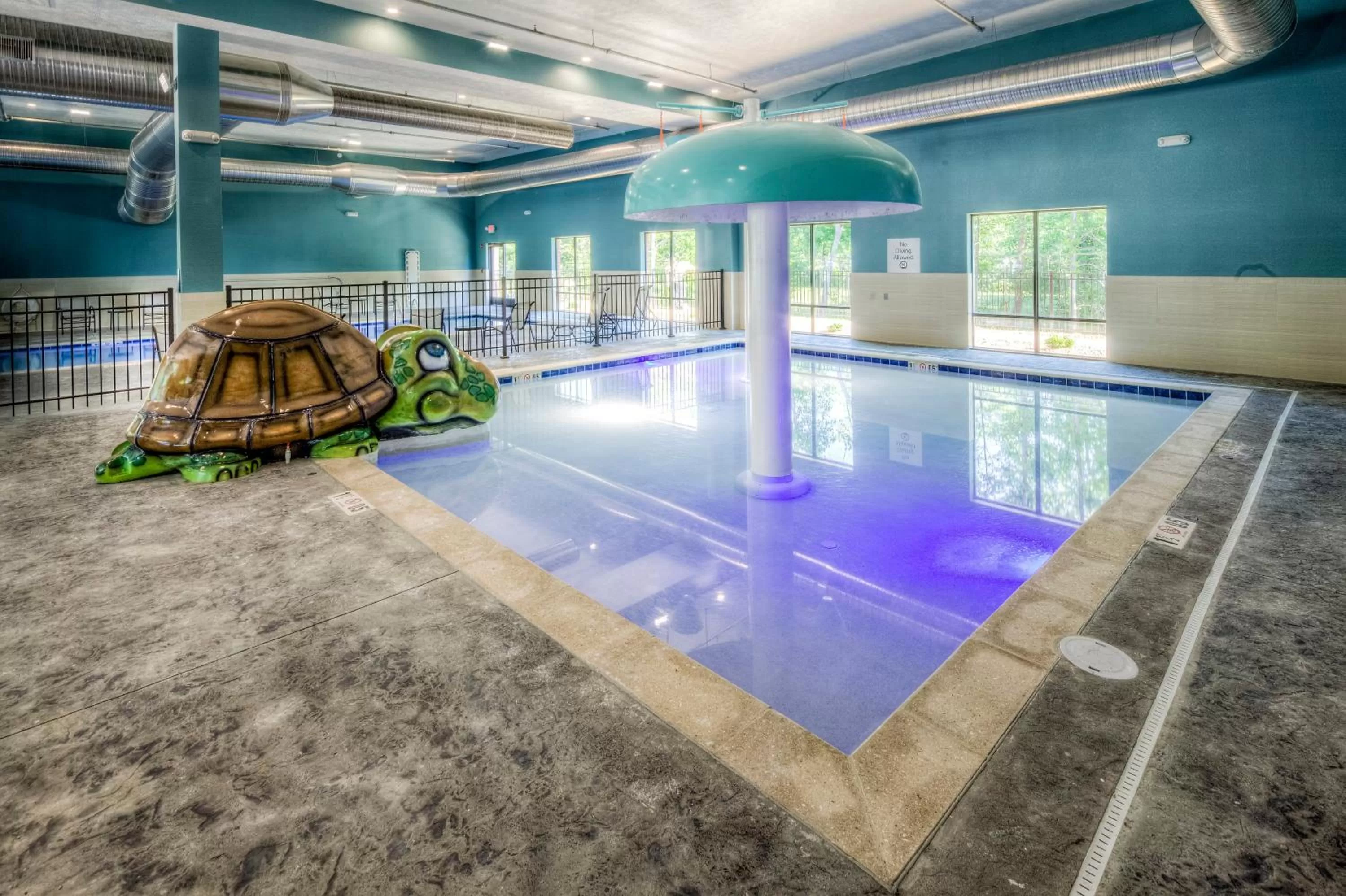 Swimming pool in Holiday Inn Express & Suites Cleveland/Westlake by IHG