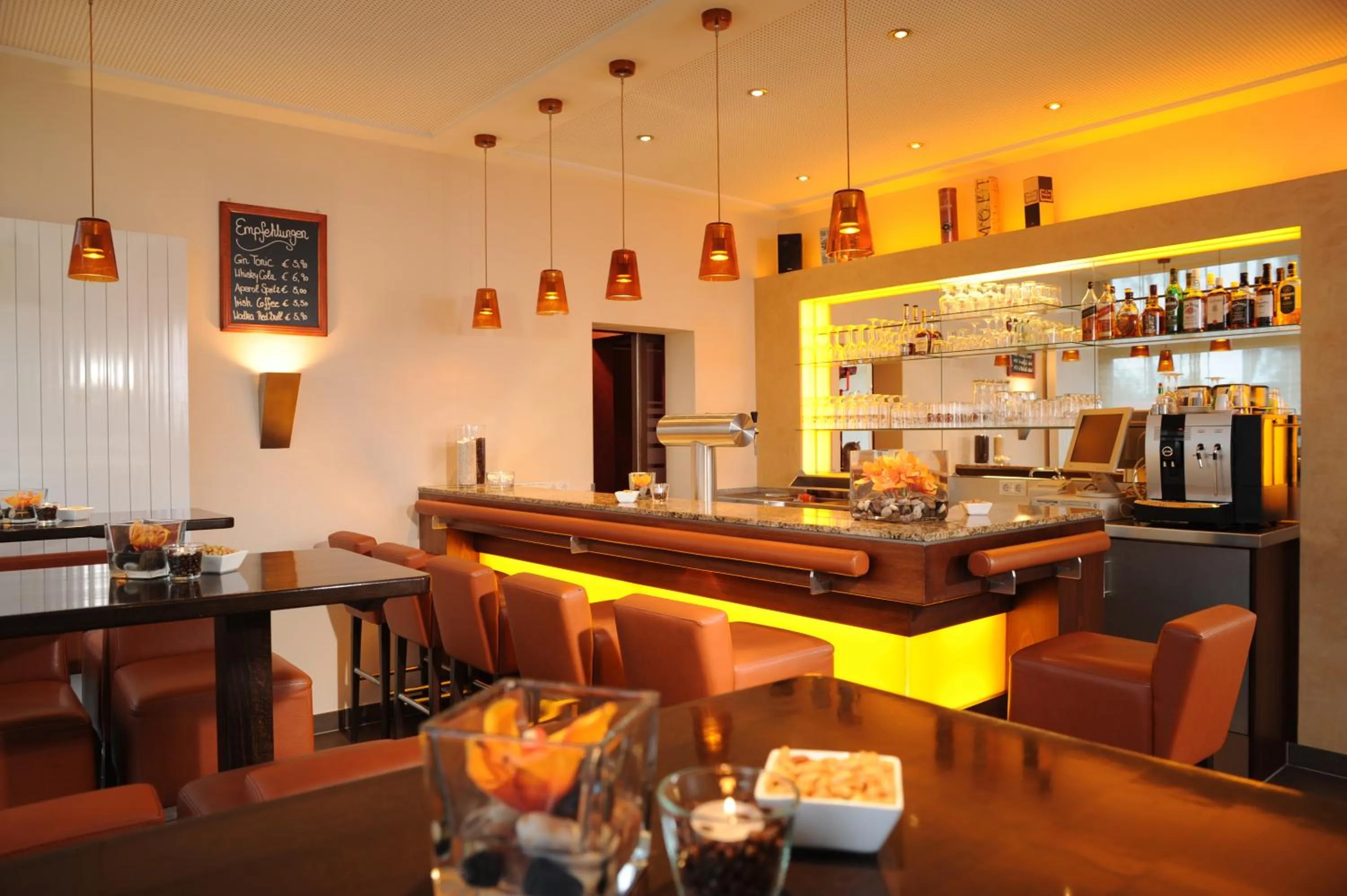 Restaurant/places to eat in Air Hotel Wartburg