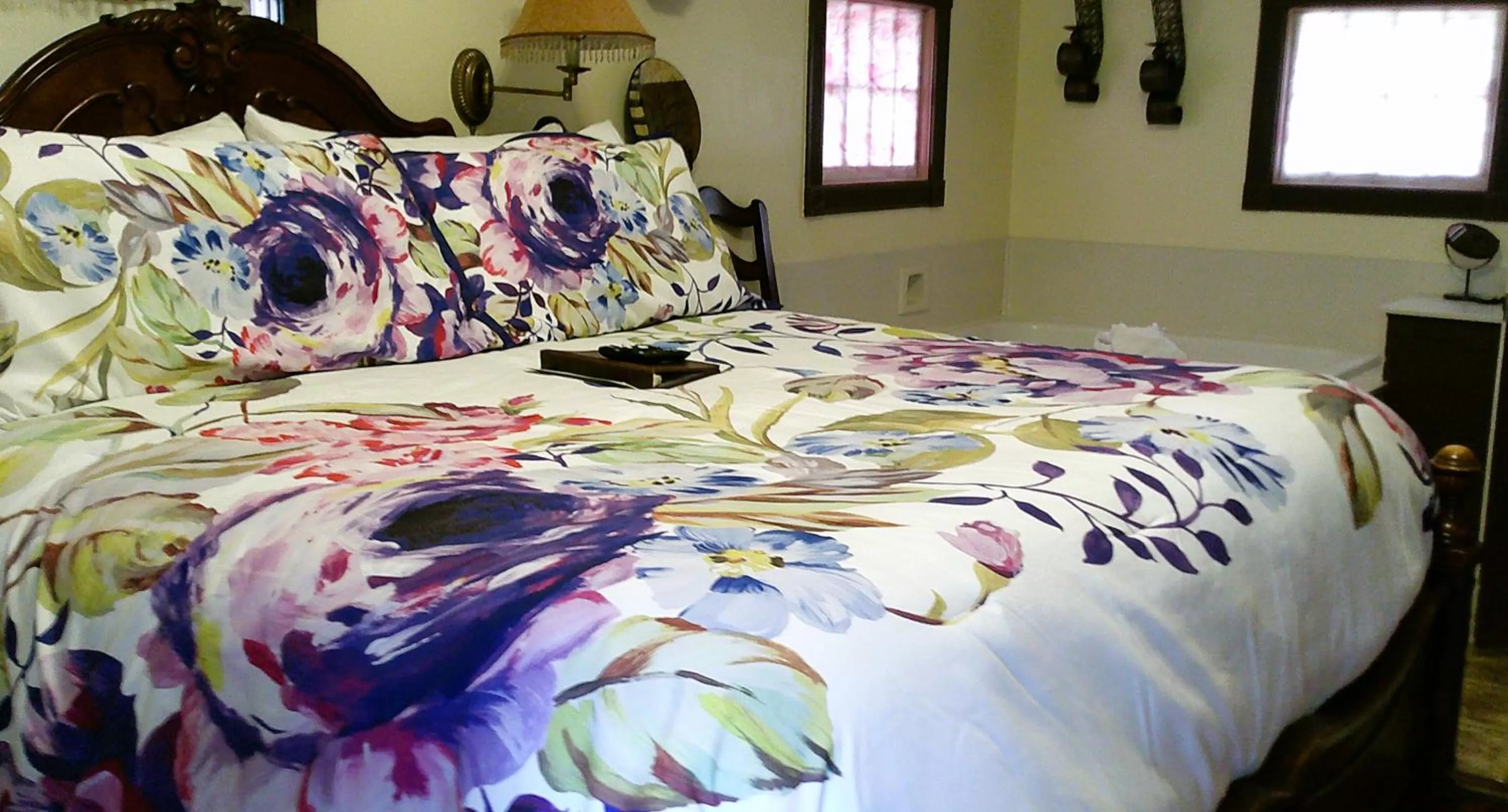 Bed in Rock Cottage Gardens B&B