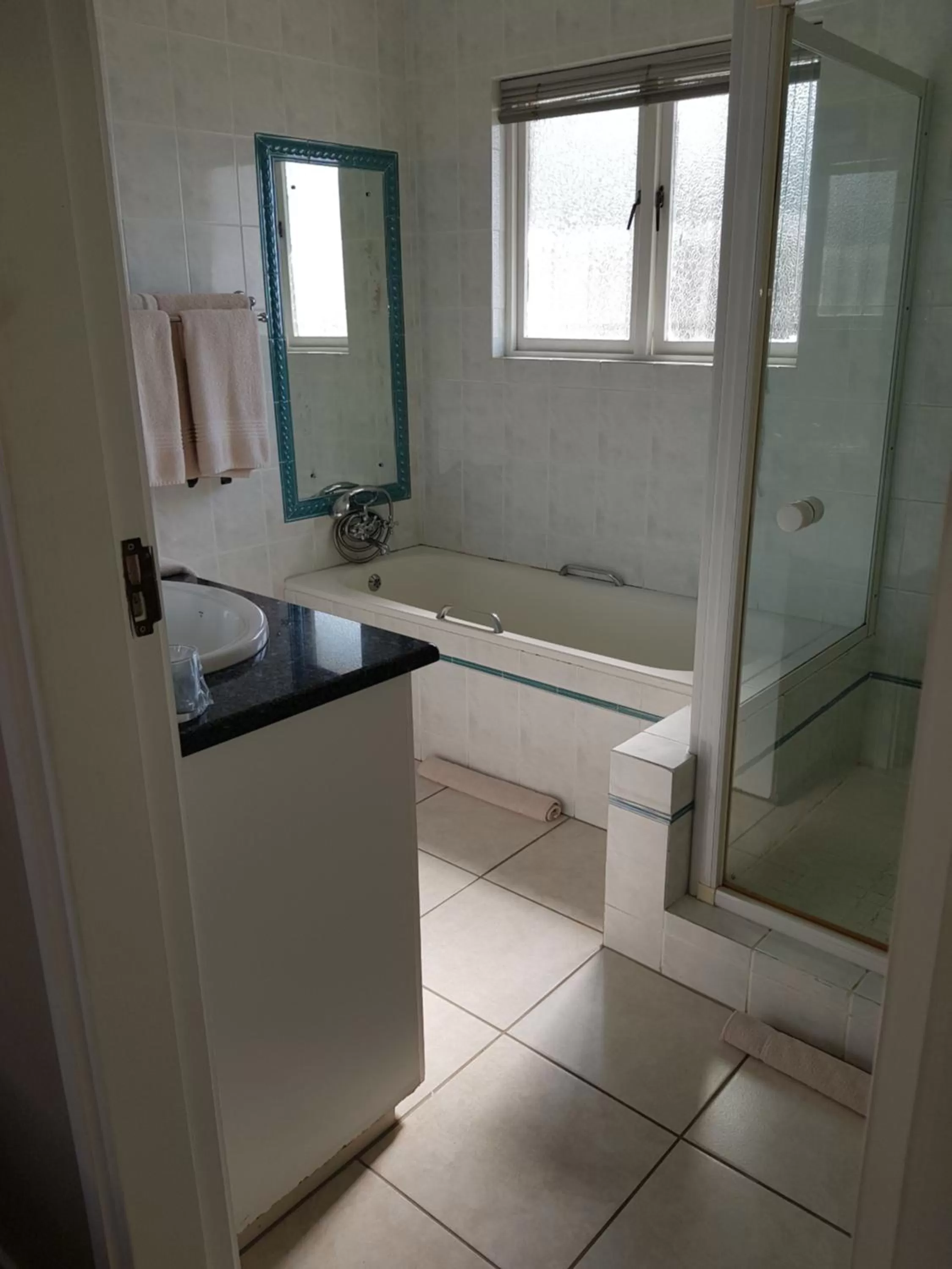 Ingwe Manor Guesthouse