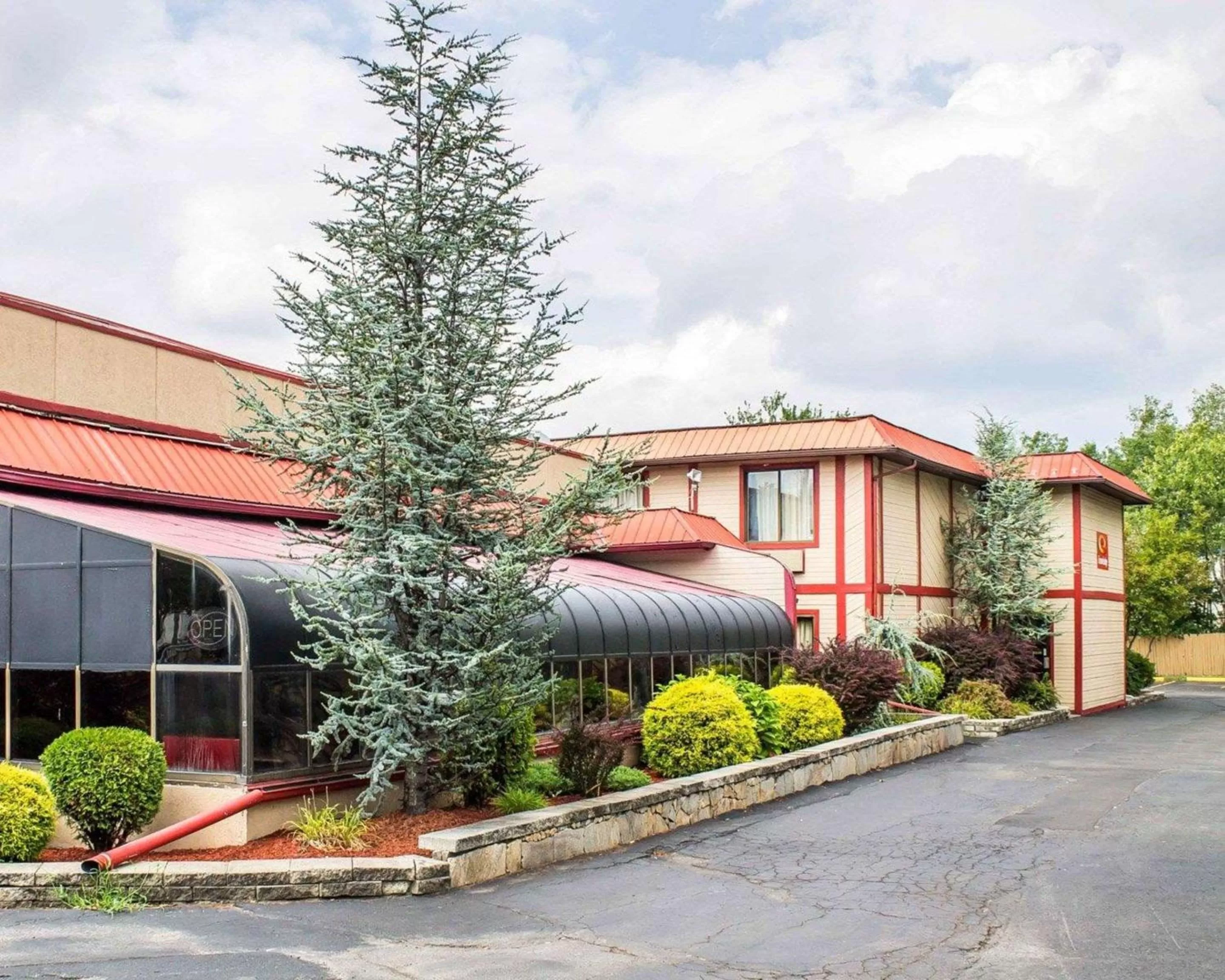 Property building in Econo Lodge Scranton near Montage Mountain